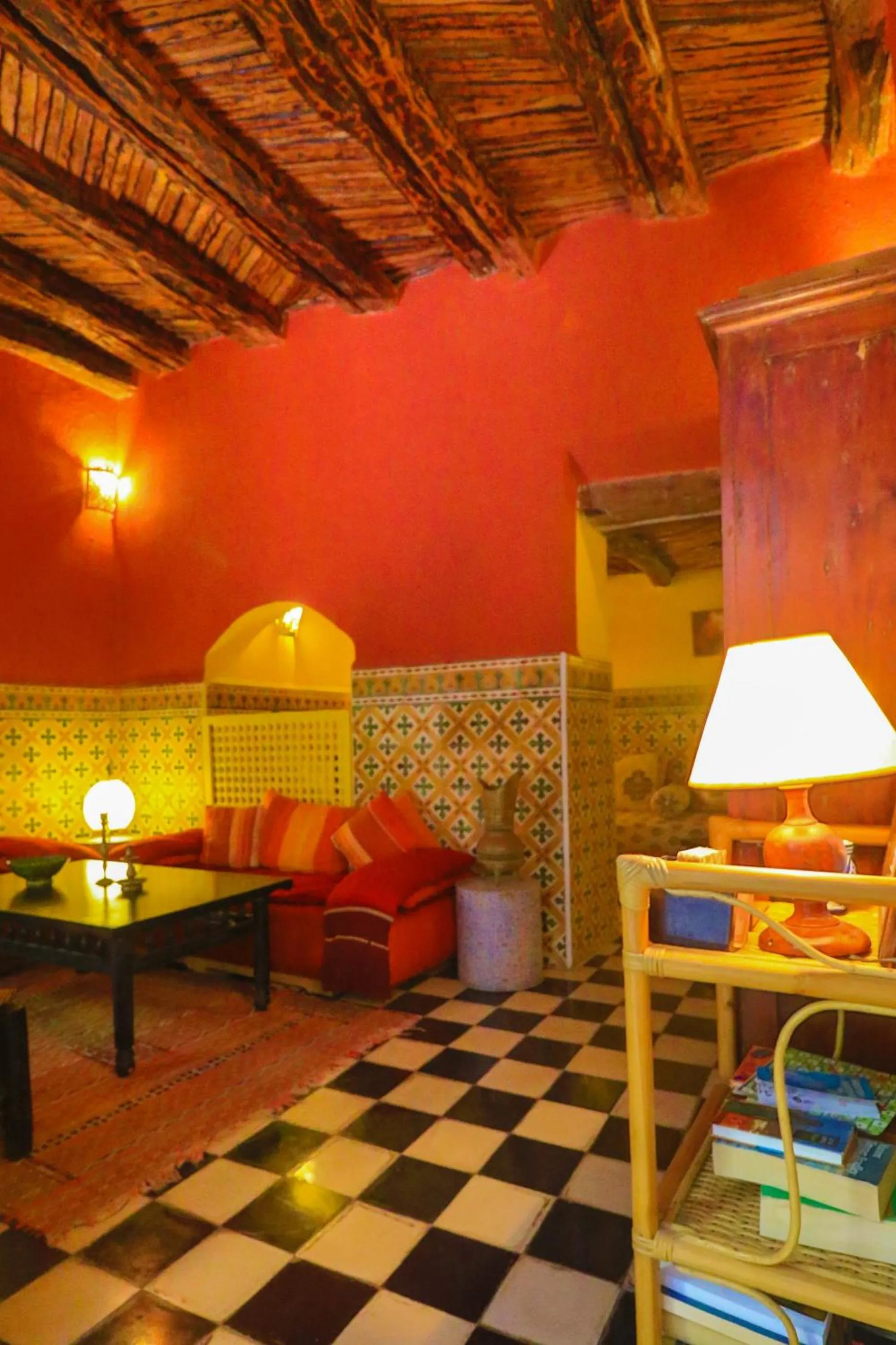 Library in Les Matins Bleus