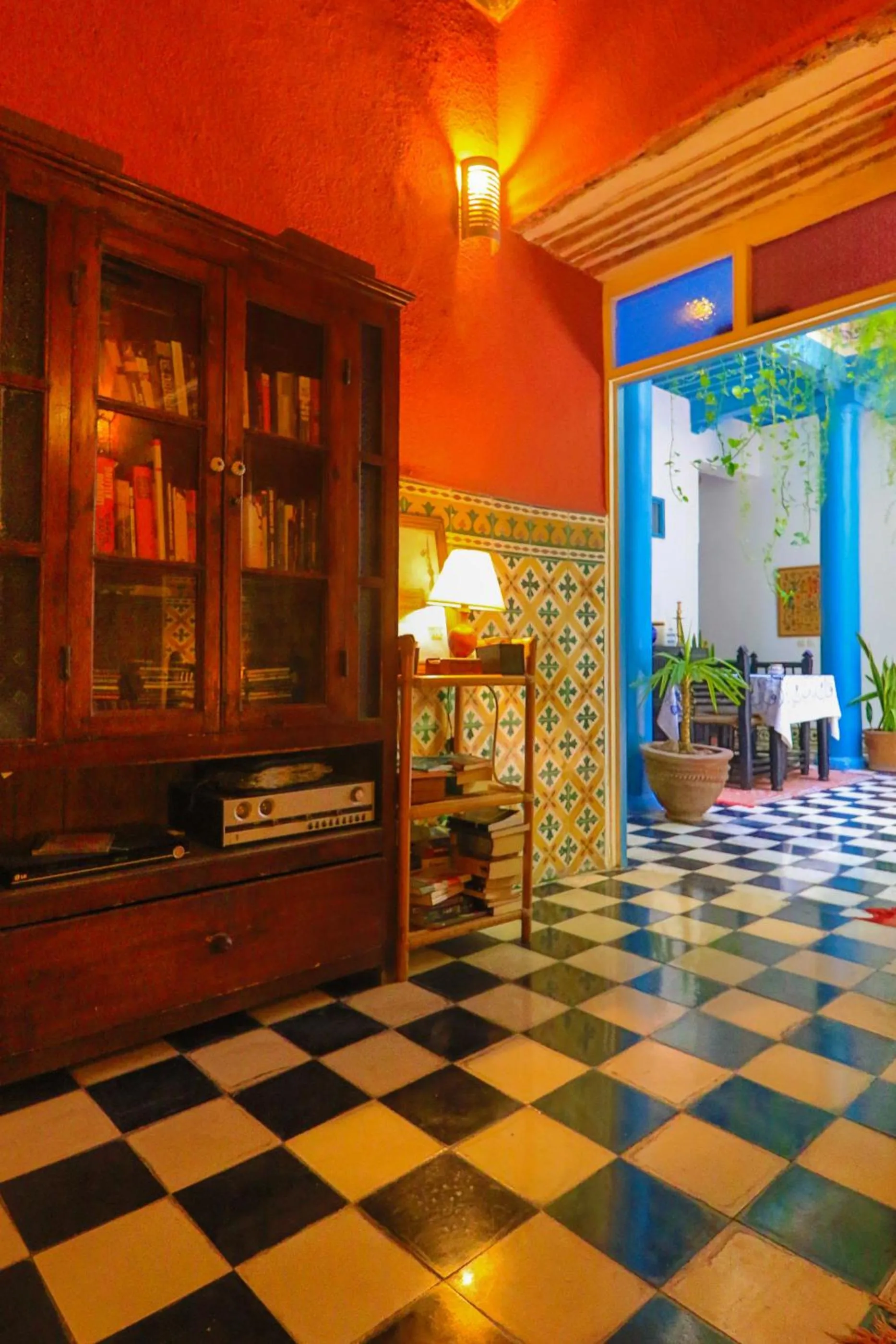 Library in Les Matins Bleus