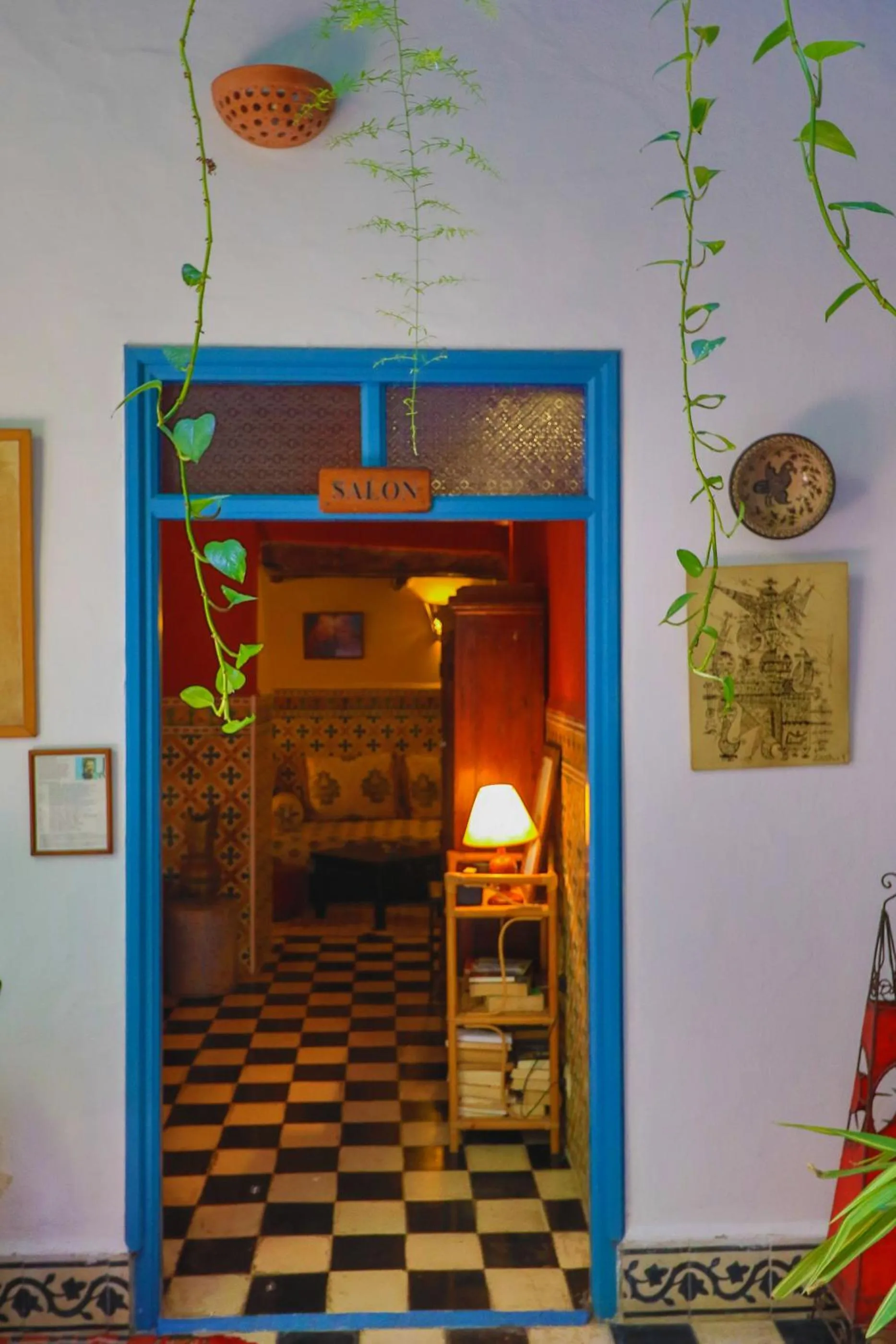 Library in Les Matins Bleus