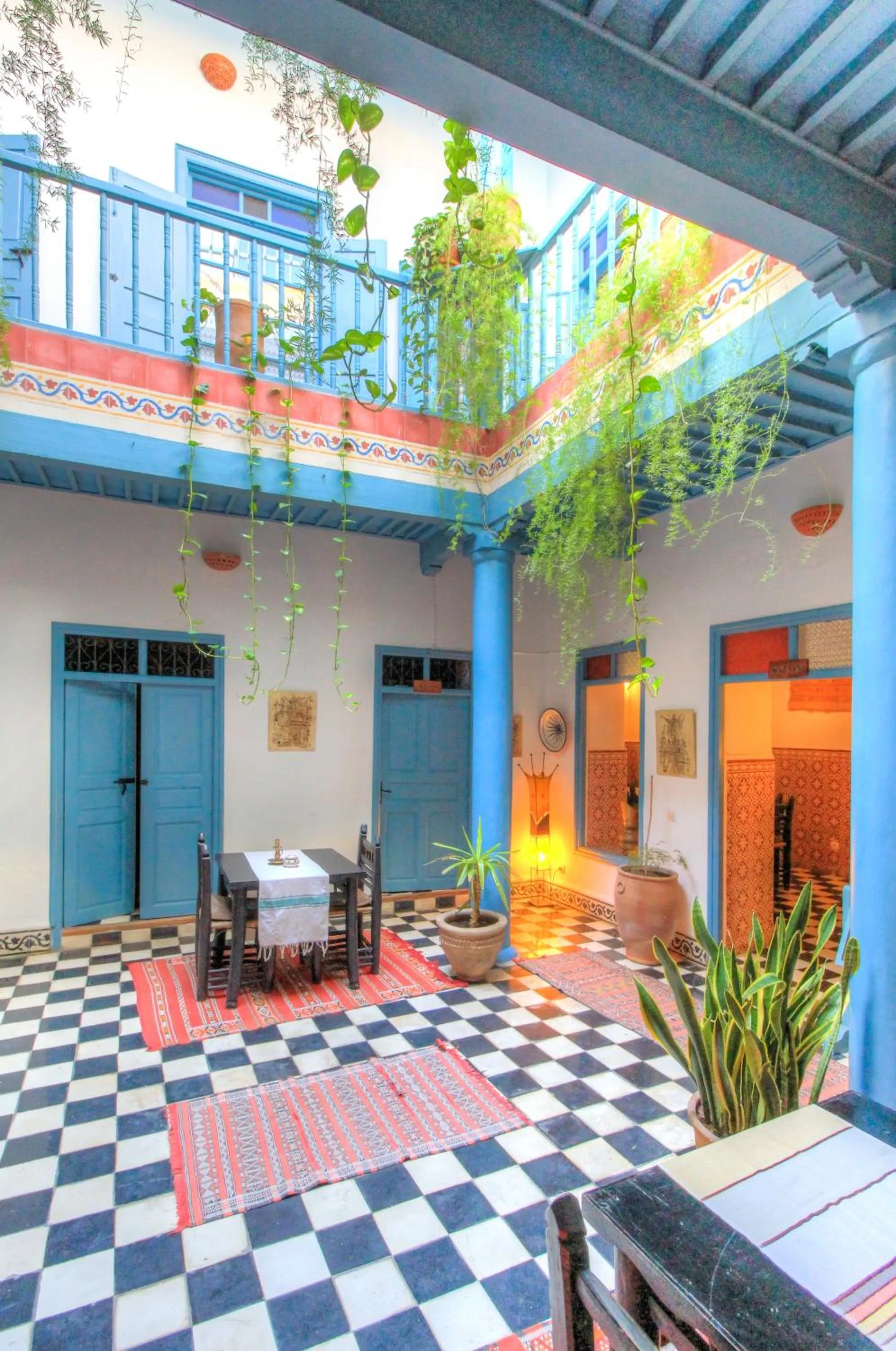 Decorative detail in Les Matins Bleus