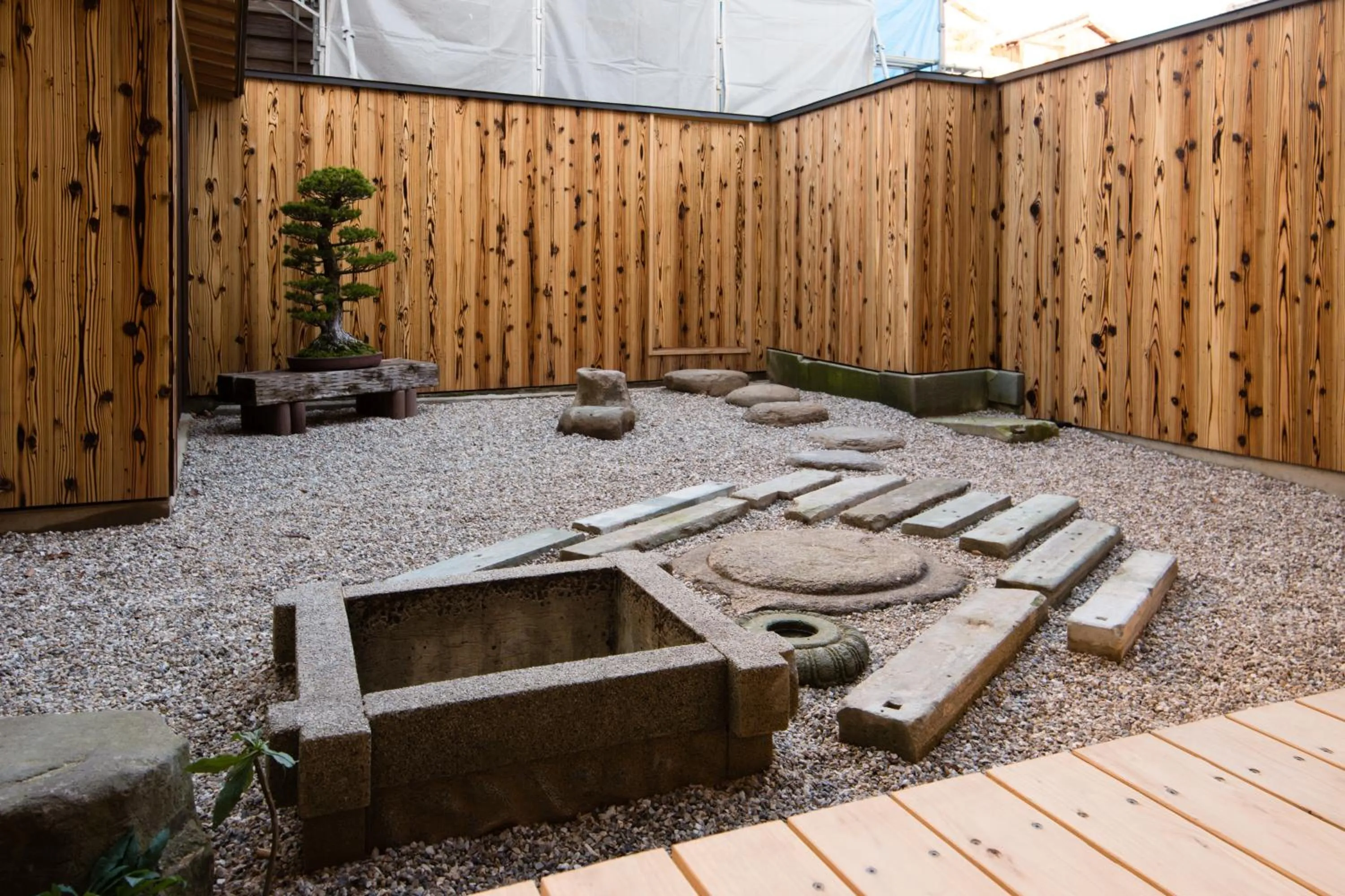 Garden in Tsumesyo Mikuni