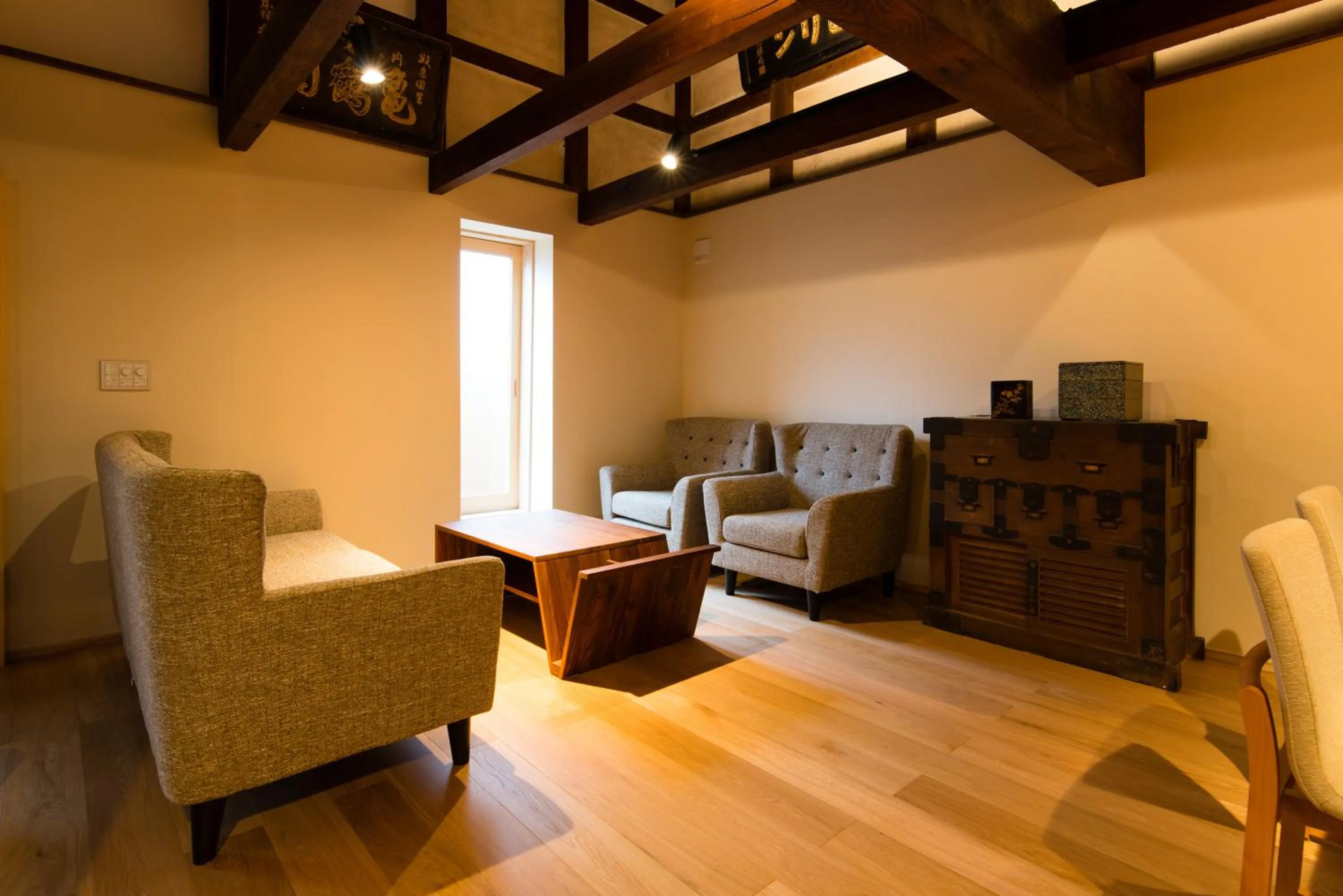 Photo of the whole room, Bed in Tsumesyo Mikuni