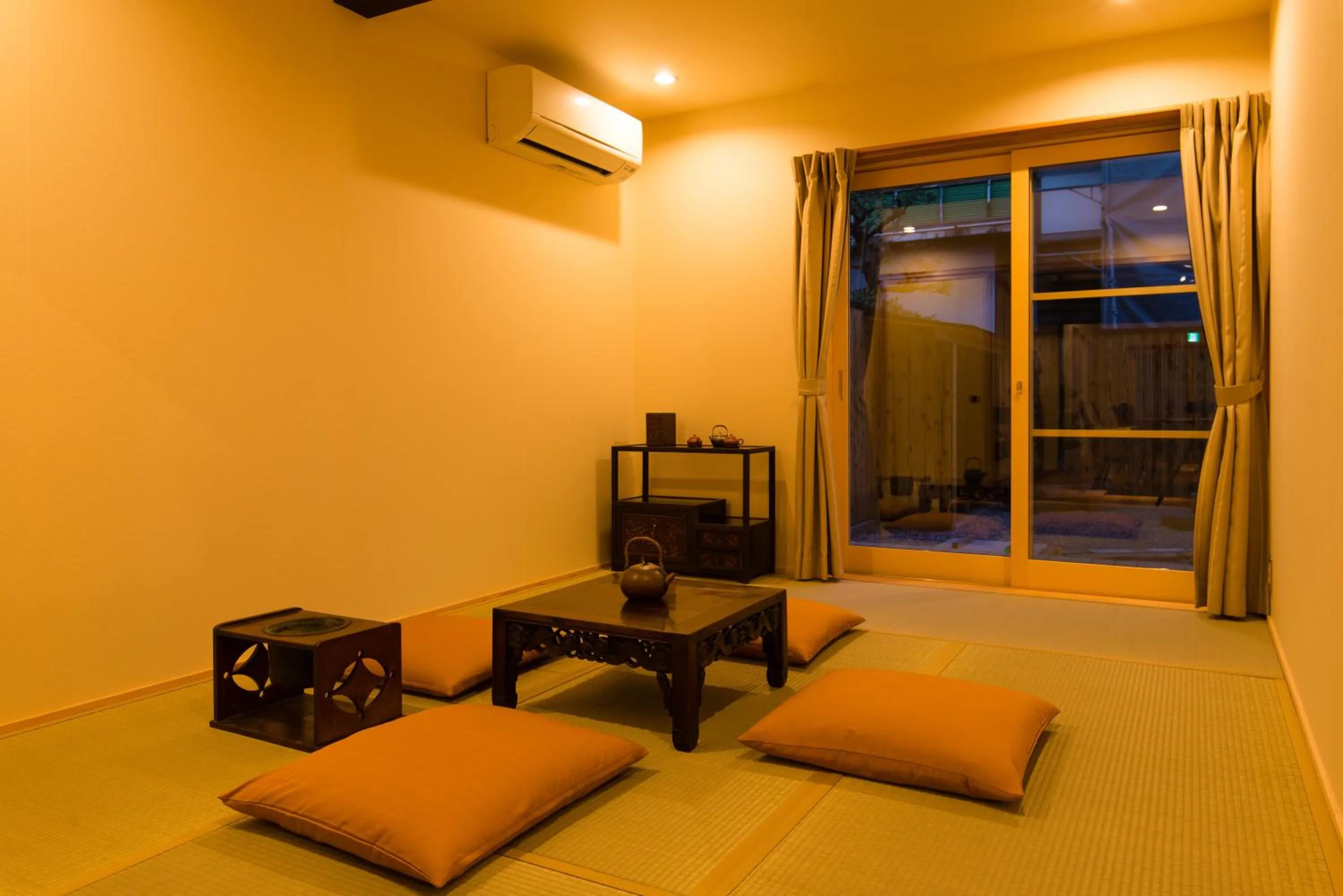 Photo of the whole room in Tsumesyo Mikuni