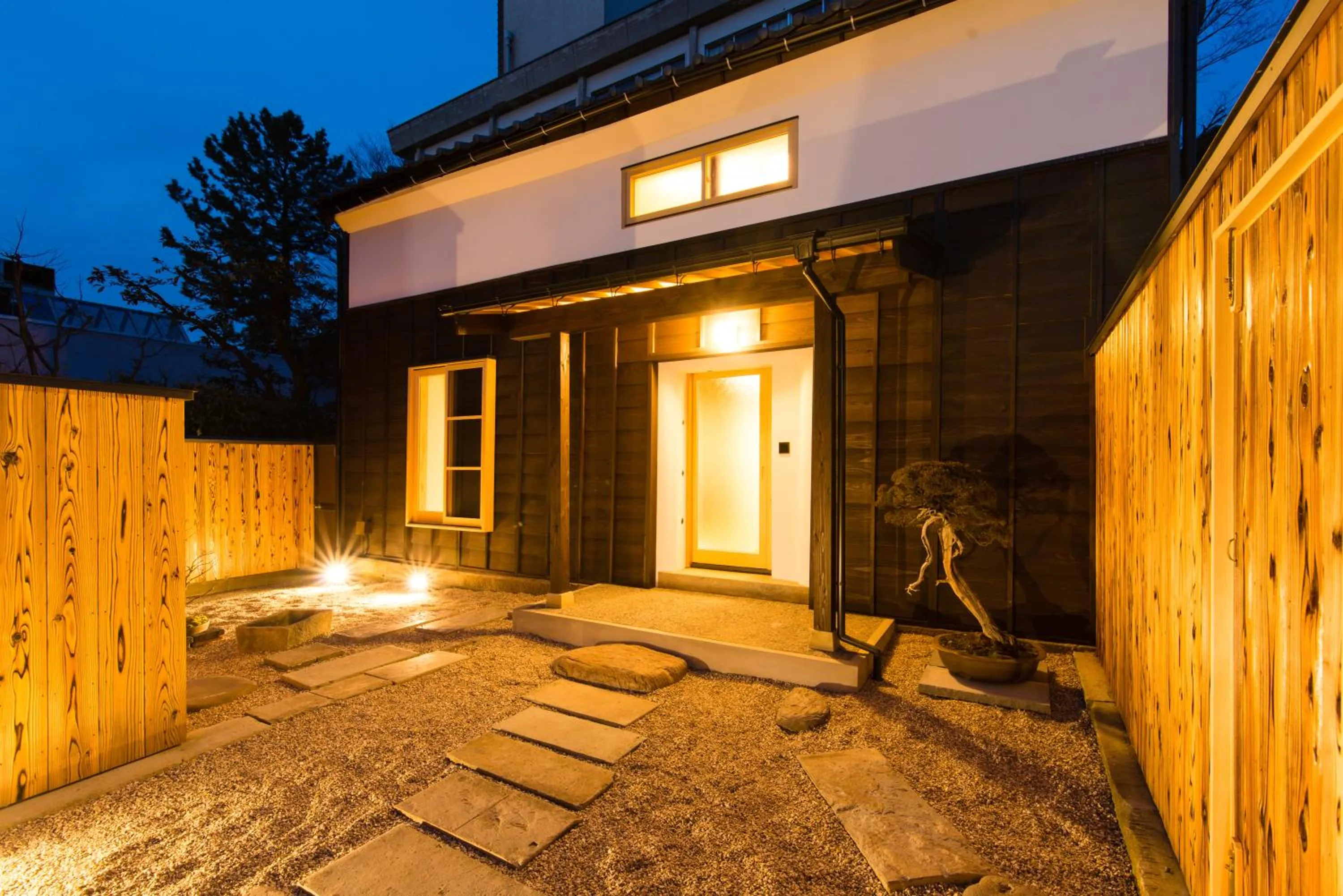 Photo of the whole room in Tsumesyo Mikuni