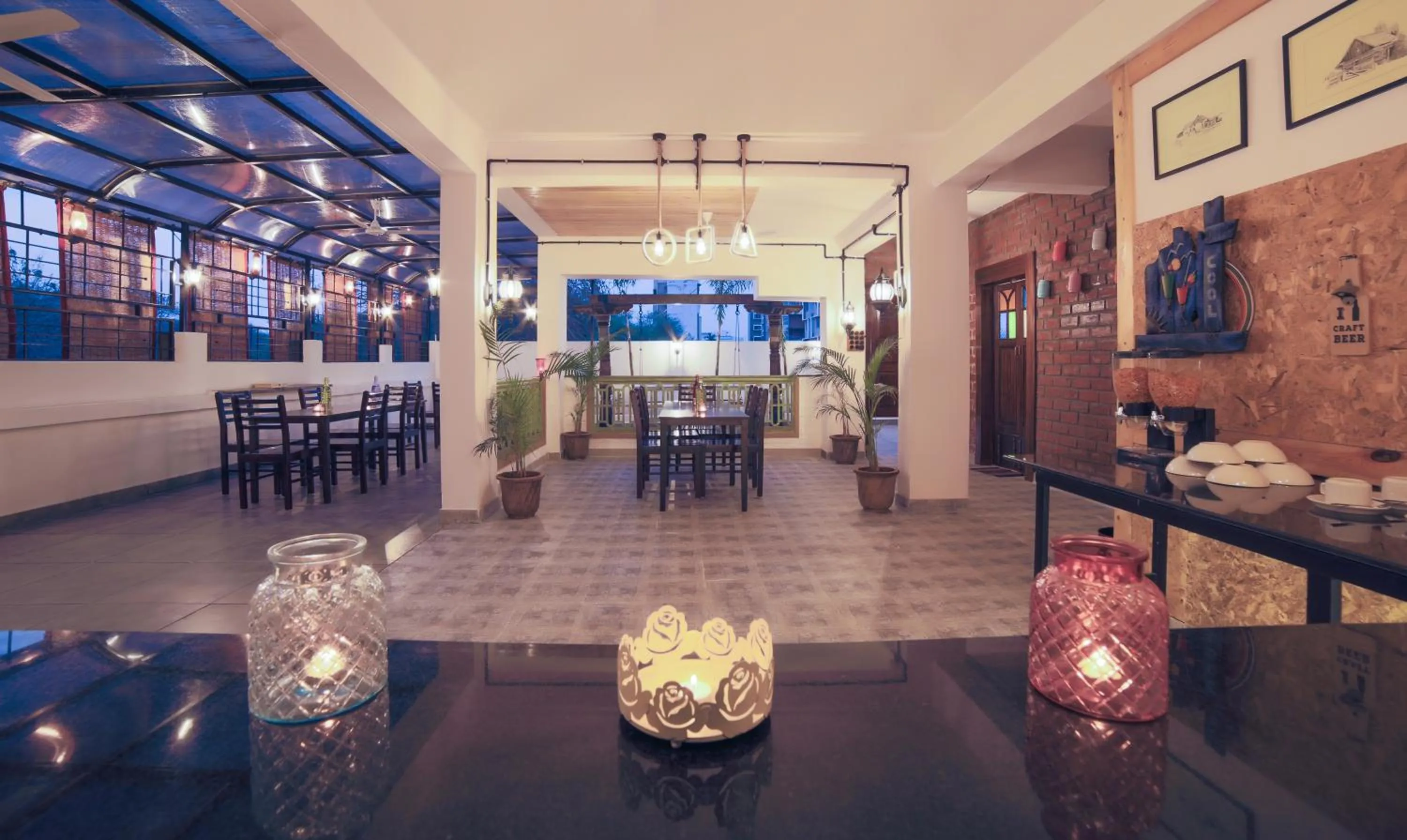 Restaurant/places to eat in Treebo Chalets, Nagpur Airport