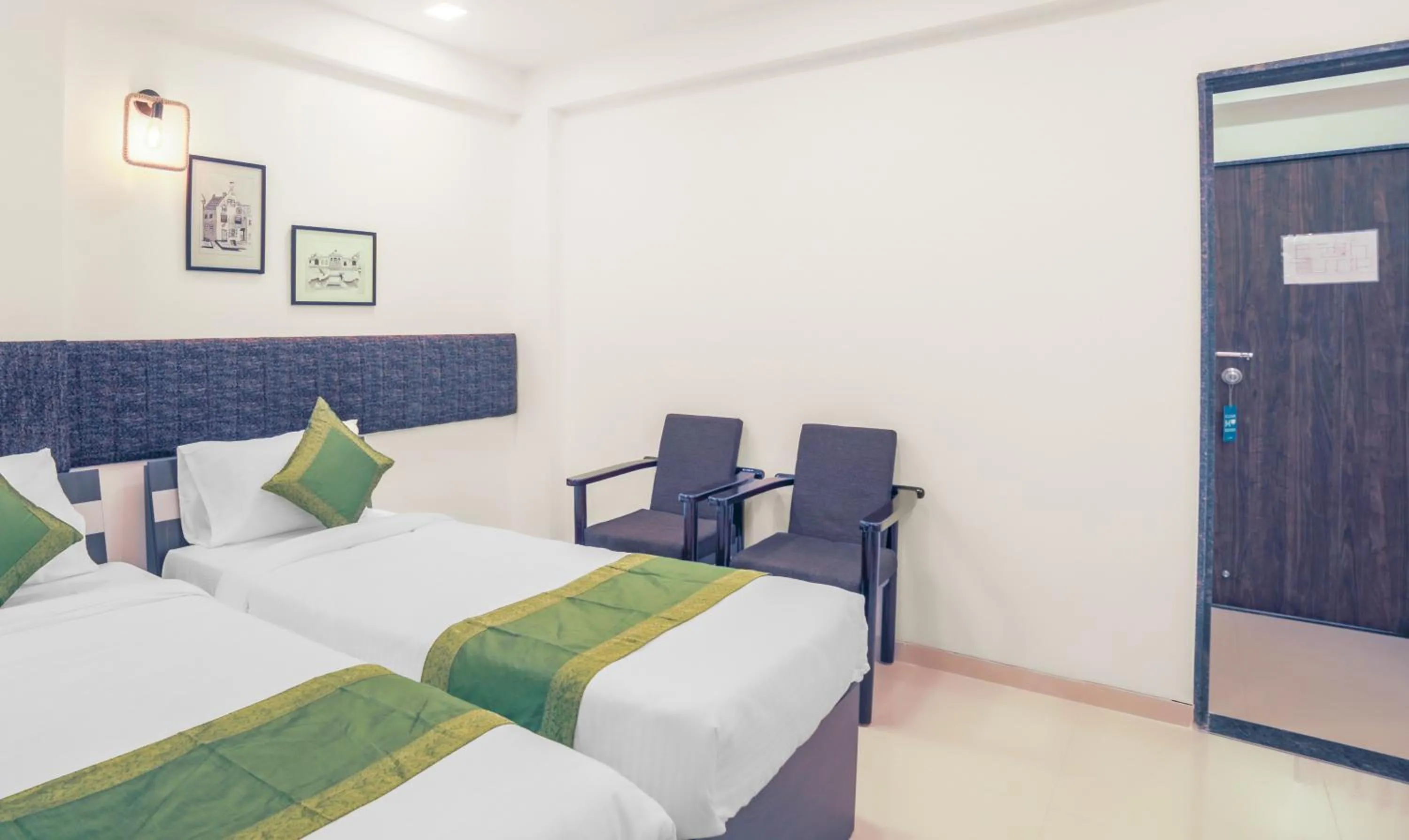 Bed in Treebo Chalets, Nagpur Airport