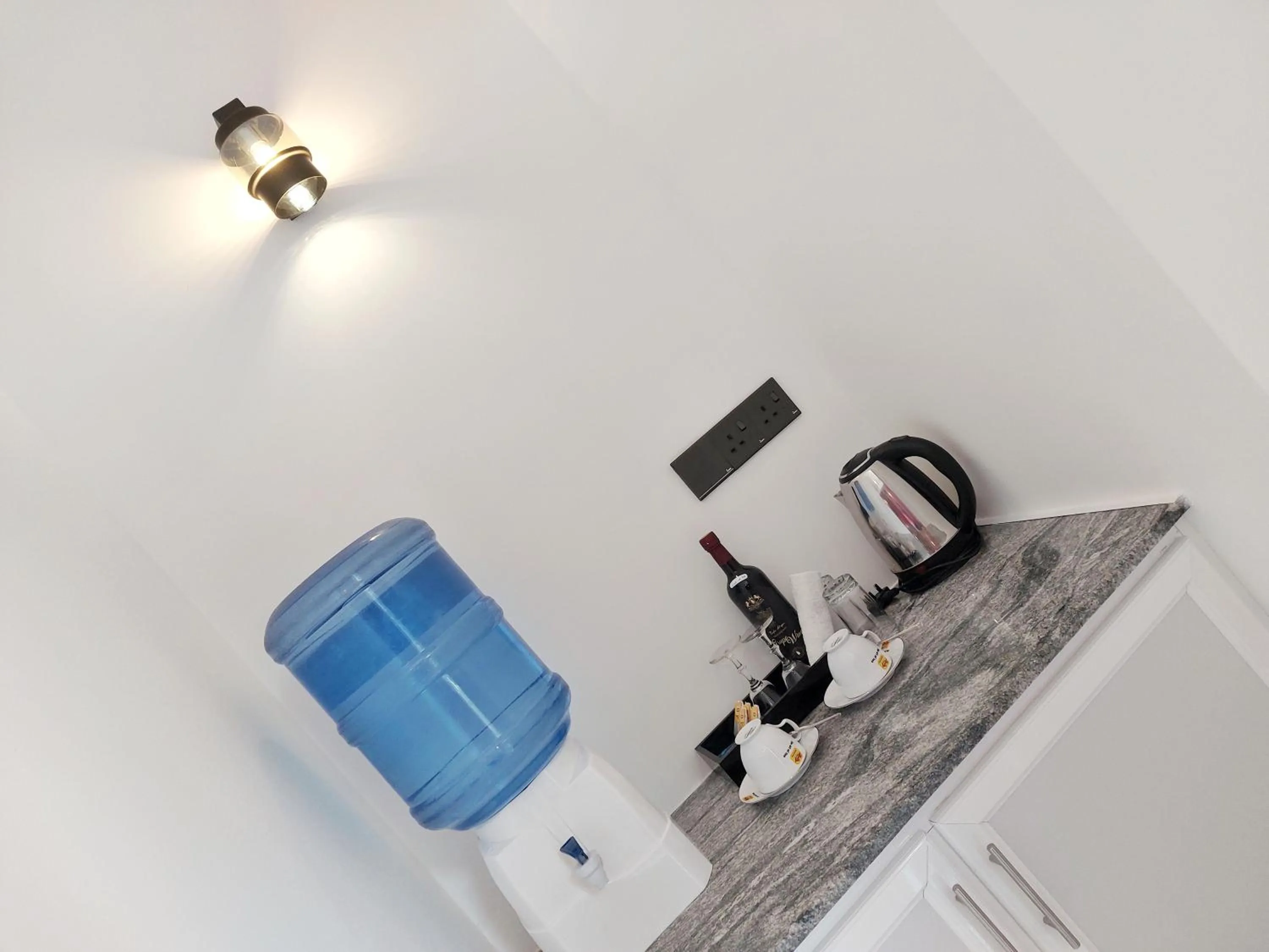 Kitchen or kitchenette in CHEN VILLA - Near Airport