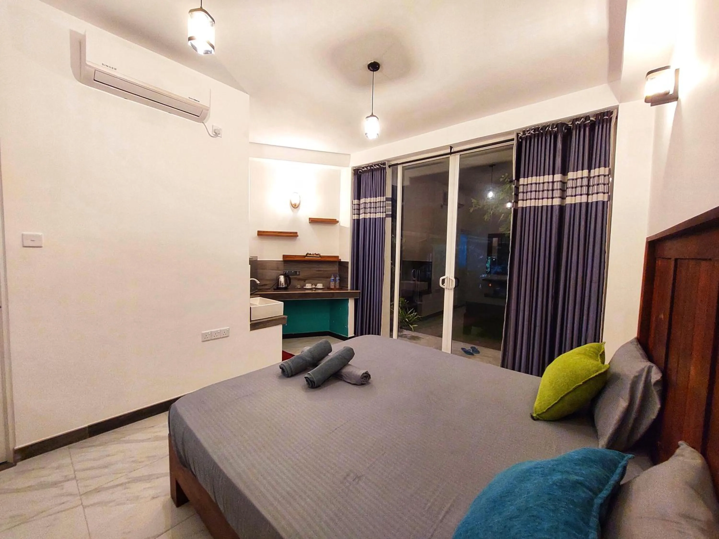 Bed in CHEN VILLA - Near Airport