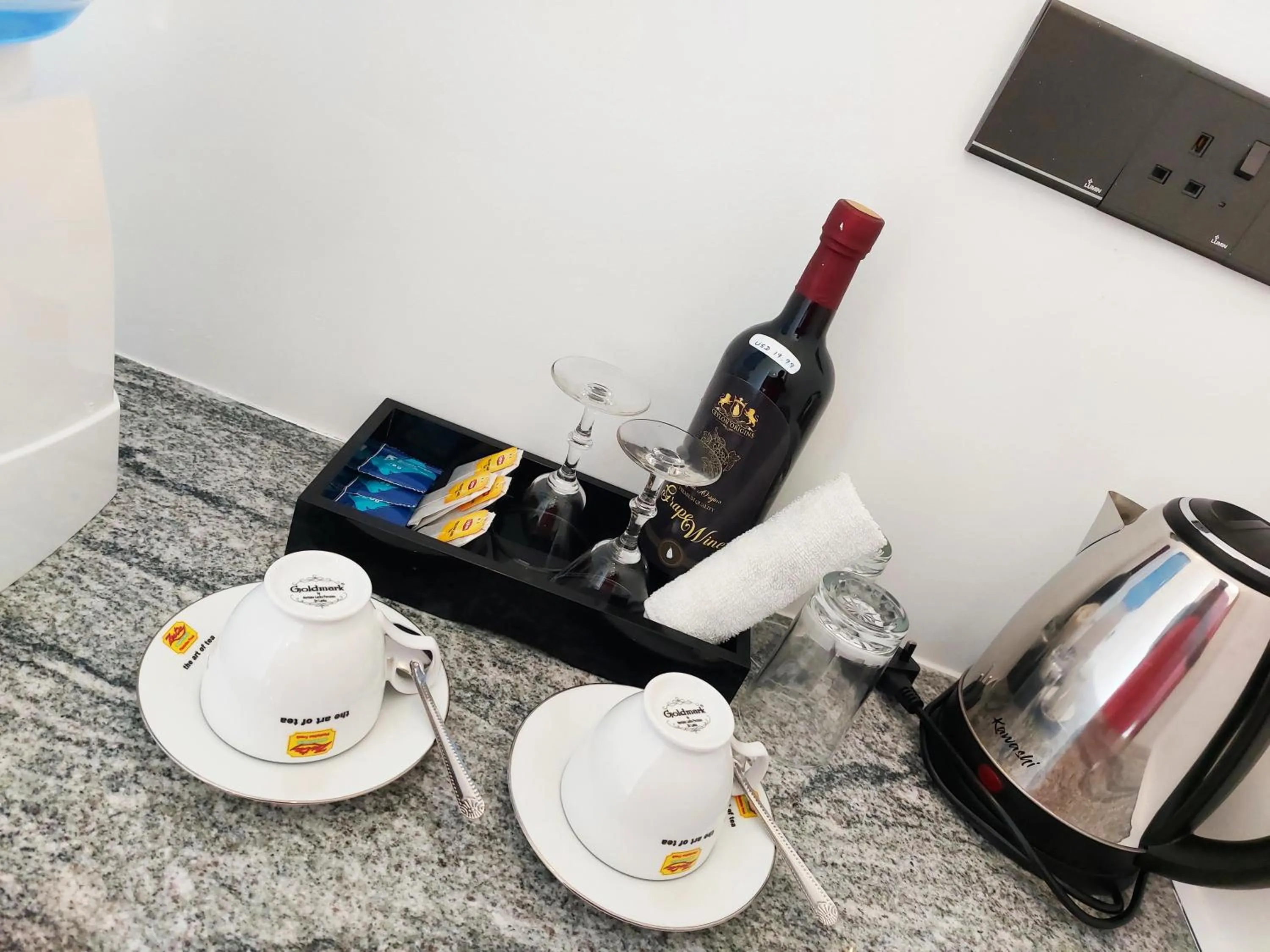 Coffee/tea facilities in CHEN VILLA - Near Airport
