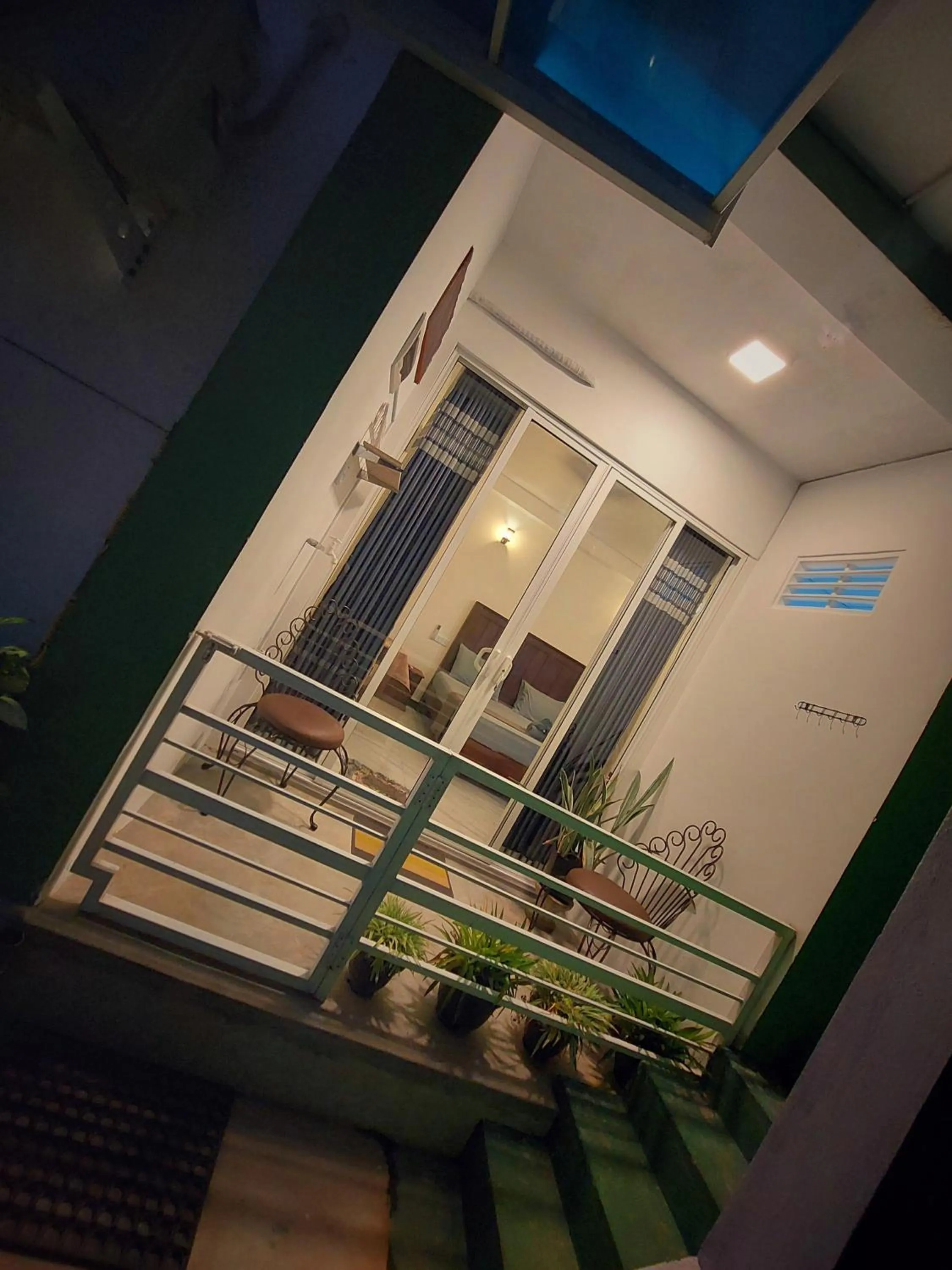 Night in CHEN VILLA - Near Airport