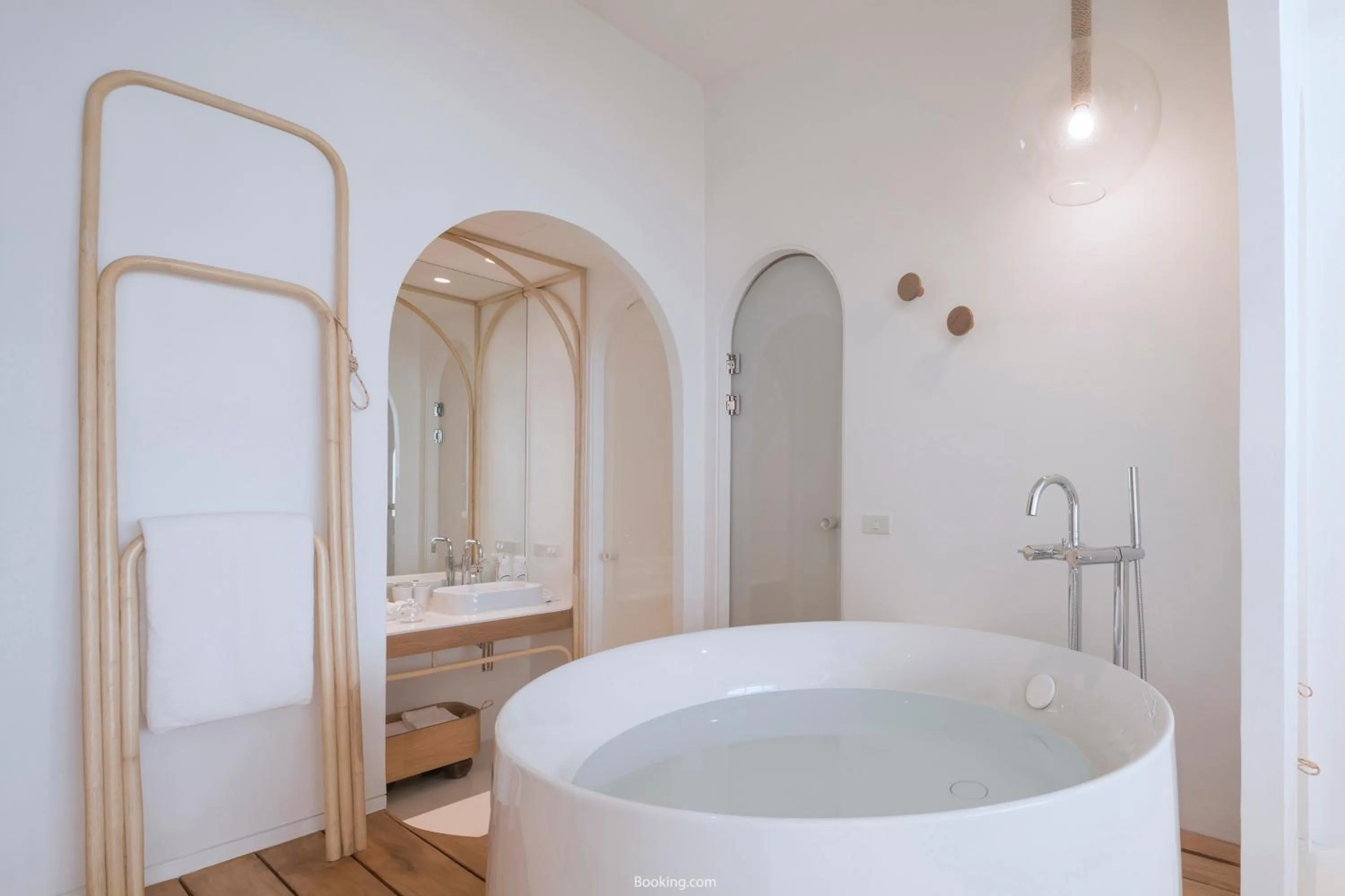 Shower in SALA Samui Chaweng Beach Resort