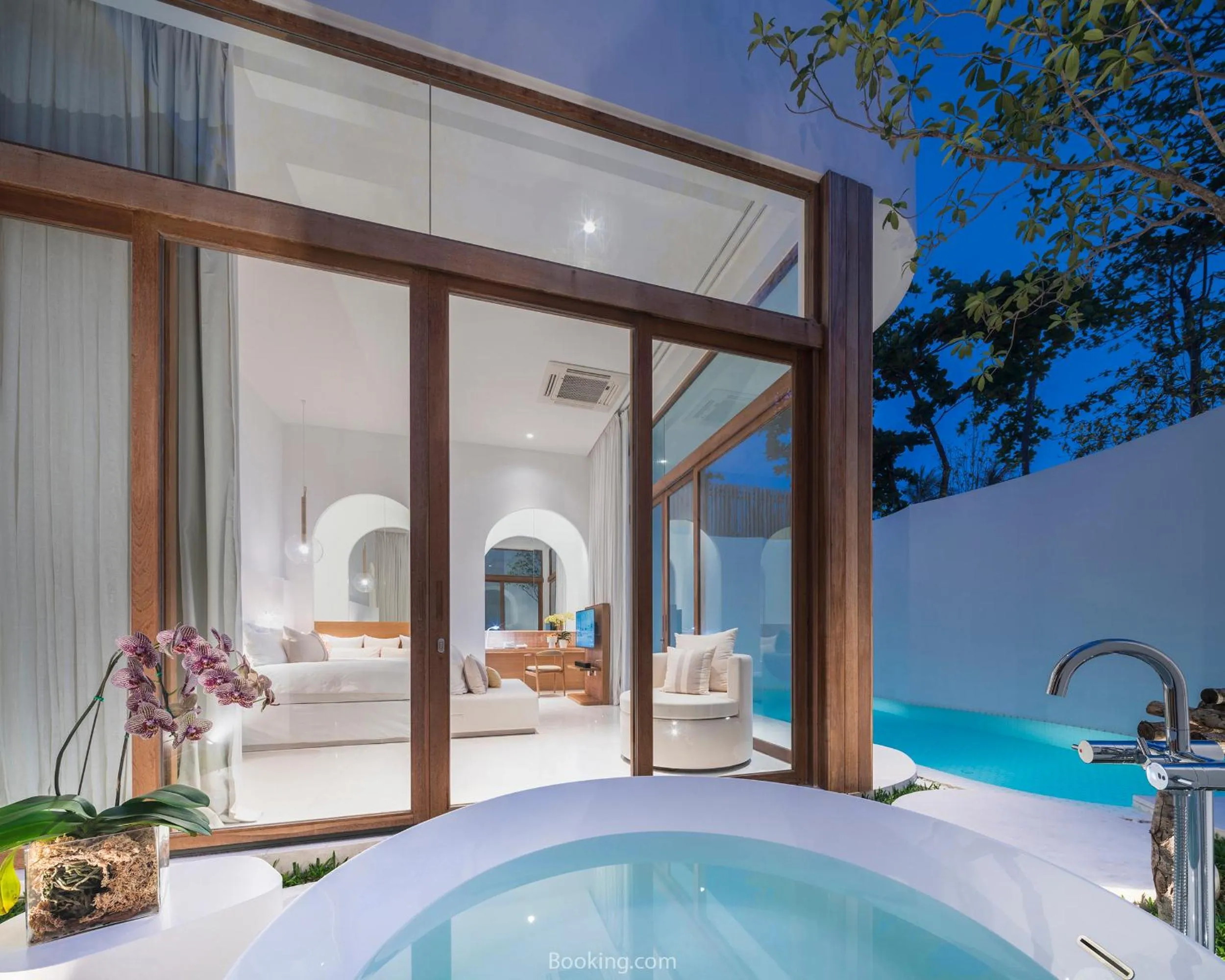 Photo of the whole room in SALA Samui Chaweng Beach Resort