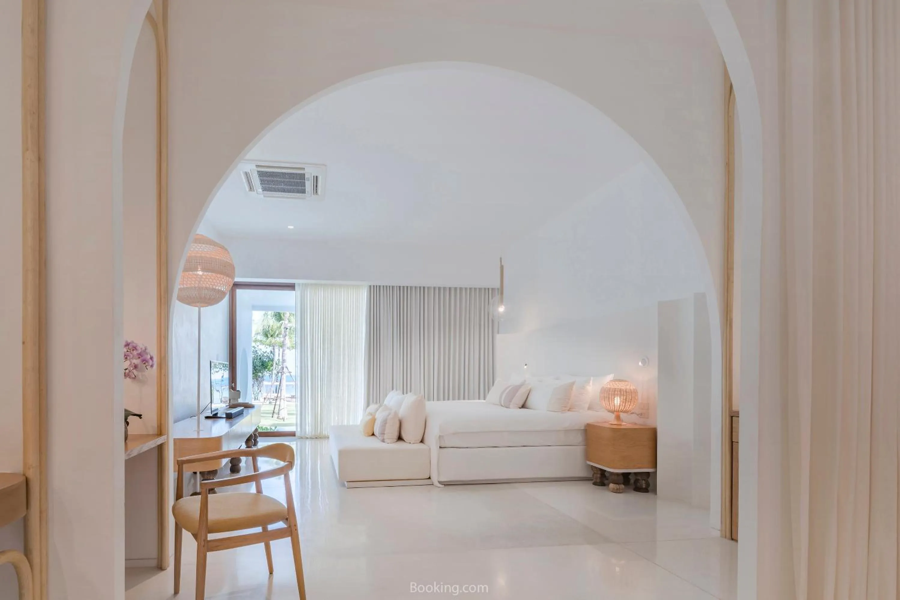 Photo of the whole room, Bed in SALA Samui Chaweng Beach Resort