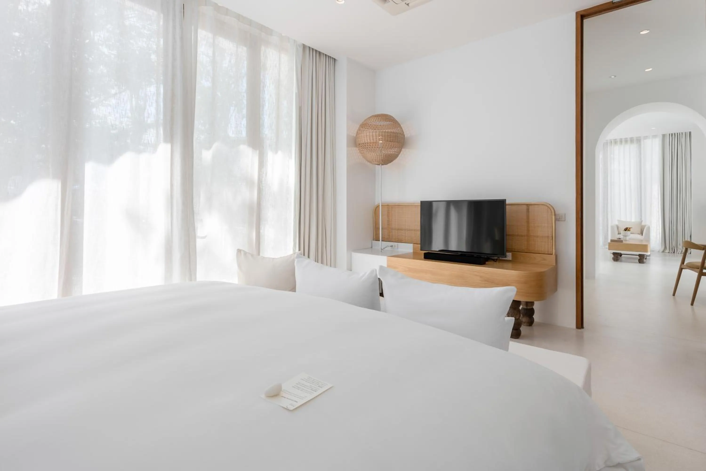 Bed in SALA Samui Chaweng Beach Resort