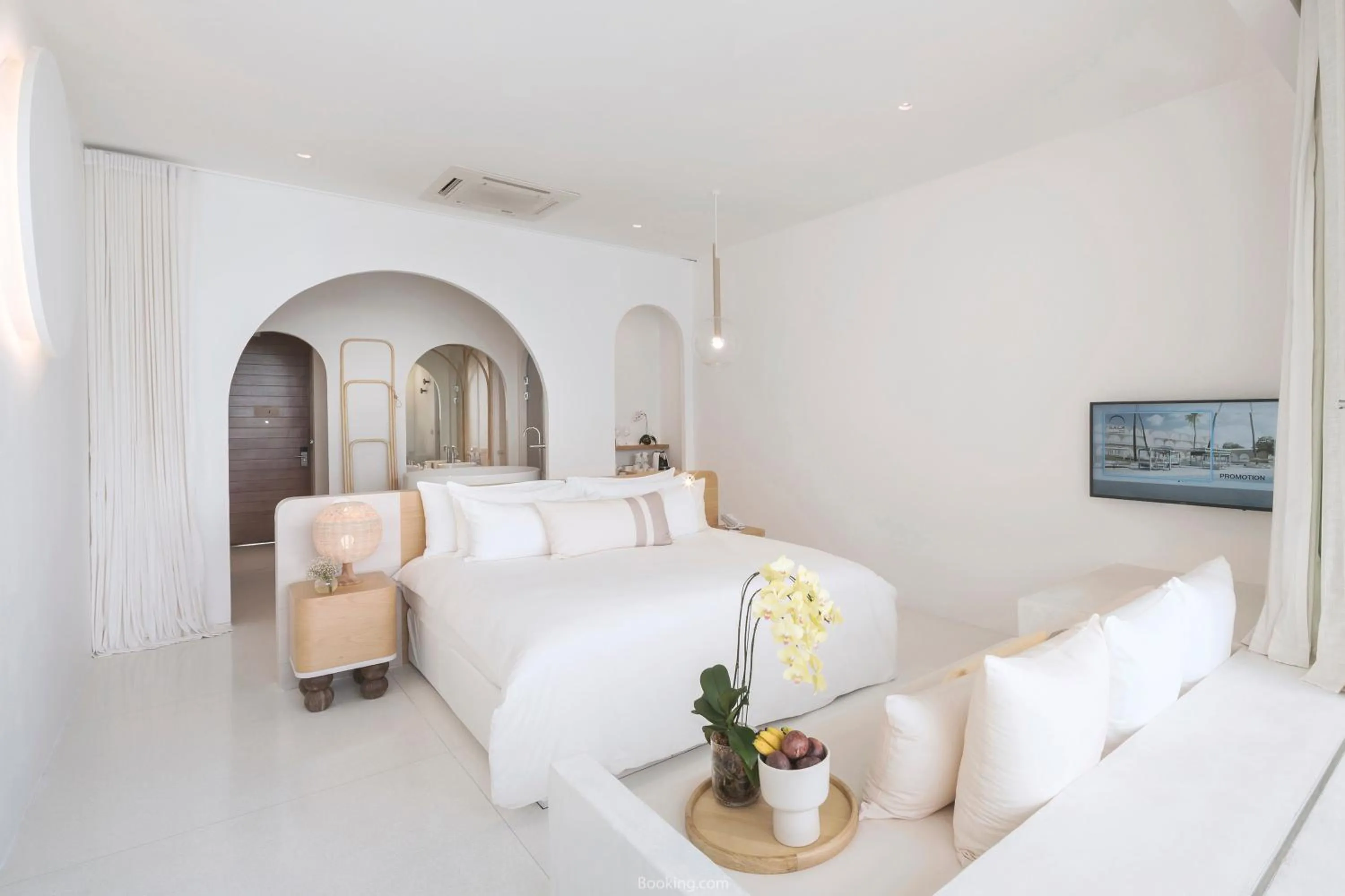 Photo of the whole room, Bed in SALA Samui Chaweng Beach Resort