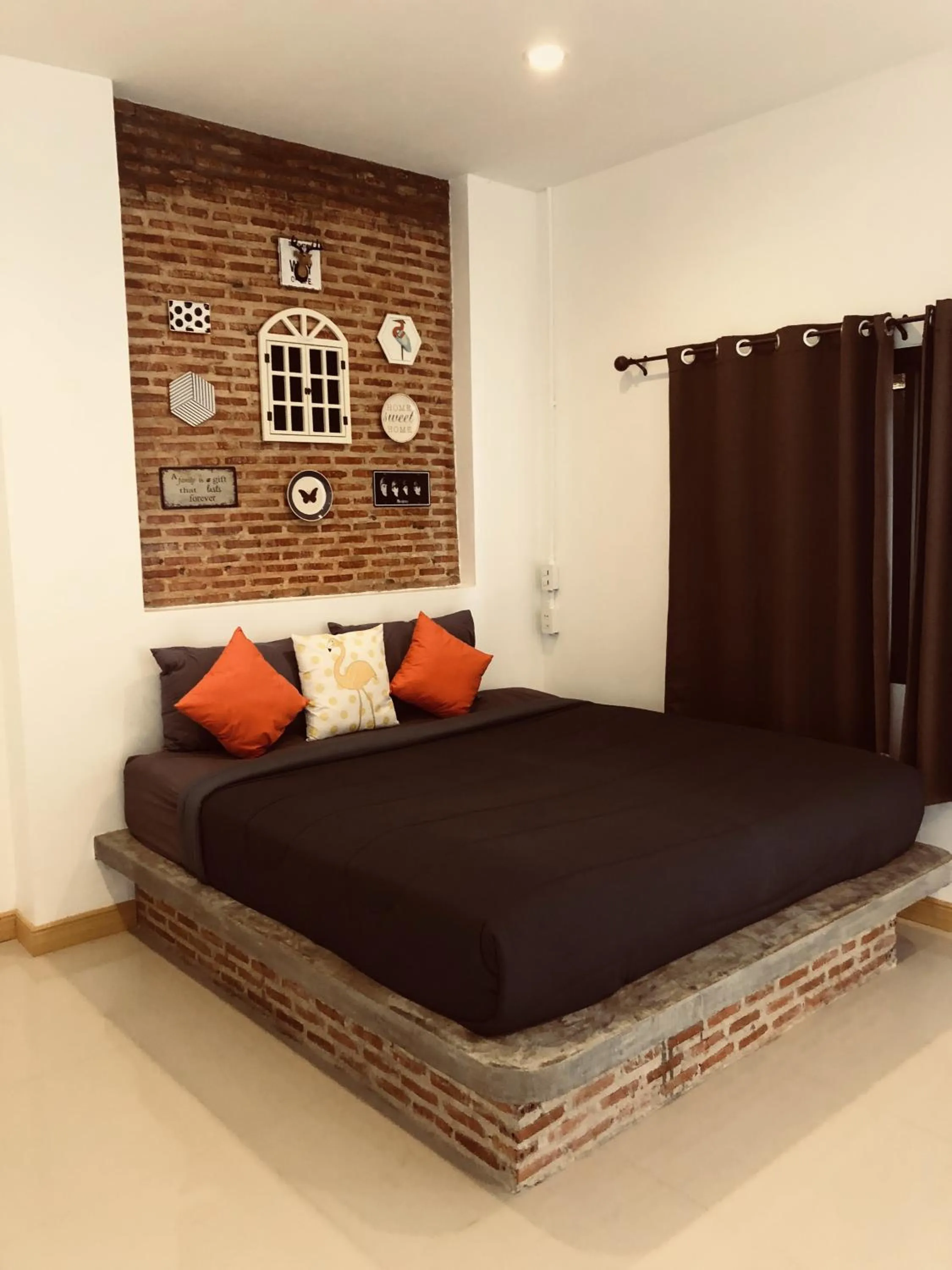 Bed in The Sun resort Ratchaburi