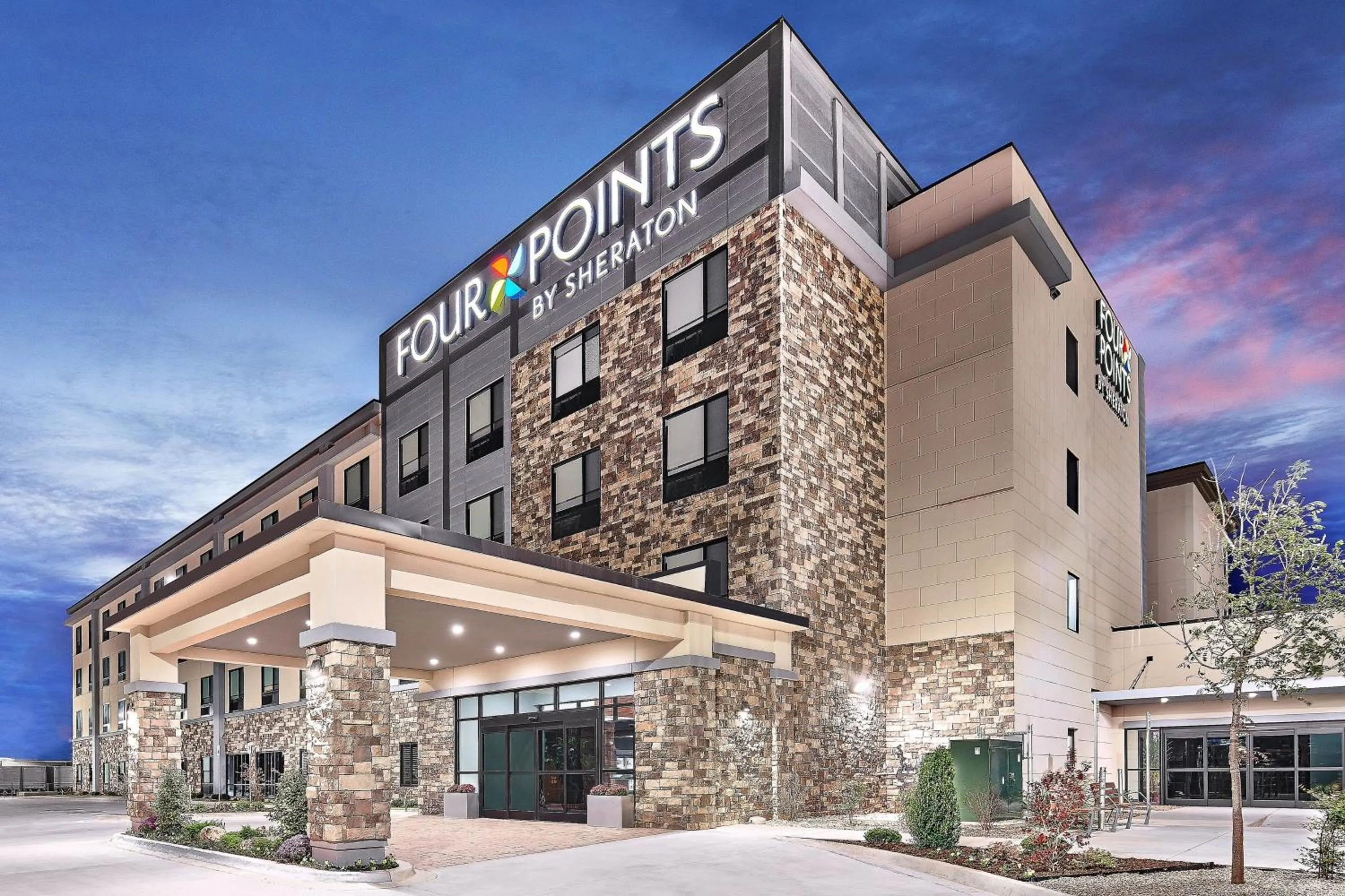 Property building in Four Points by Sheraton Oklahoma City Airport