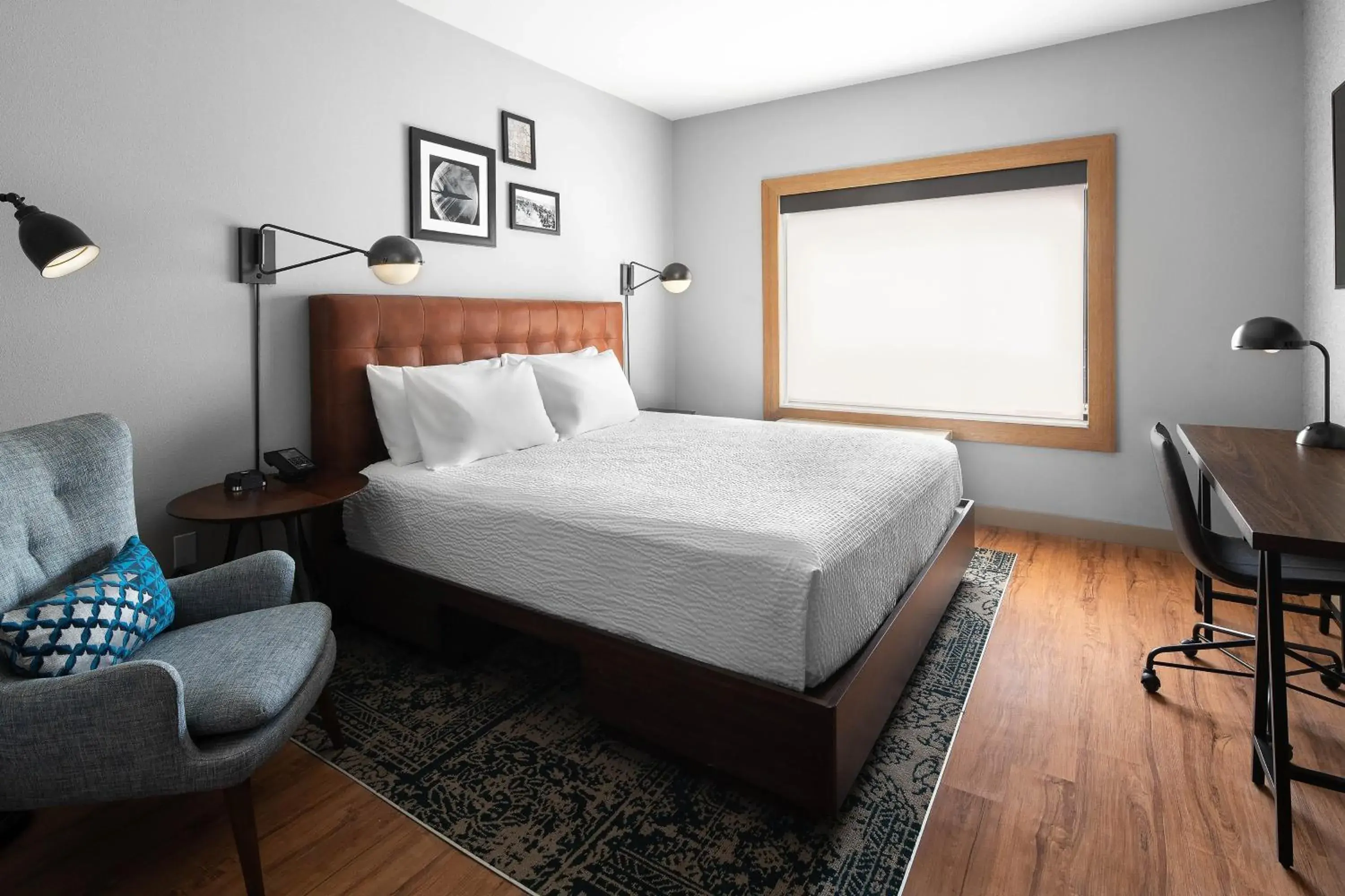 Guest Room, 1 King in Four Points by Sheraton Oklahoma City Airport Guest Room, 1 King in Four Points by Sheraton Oklahoma City Airport