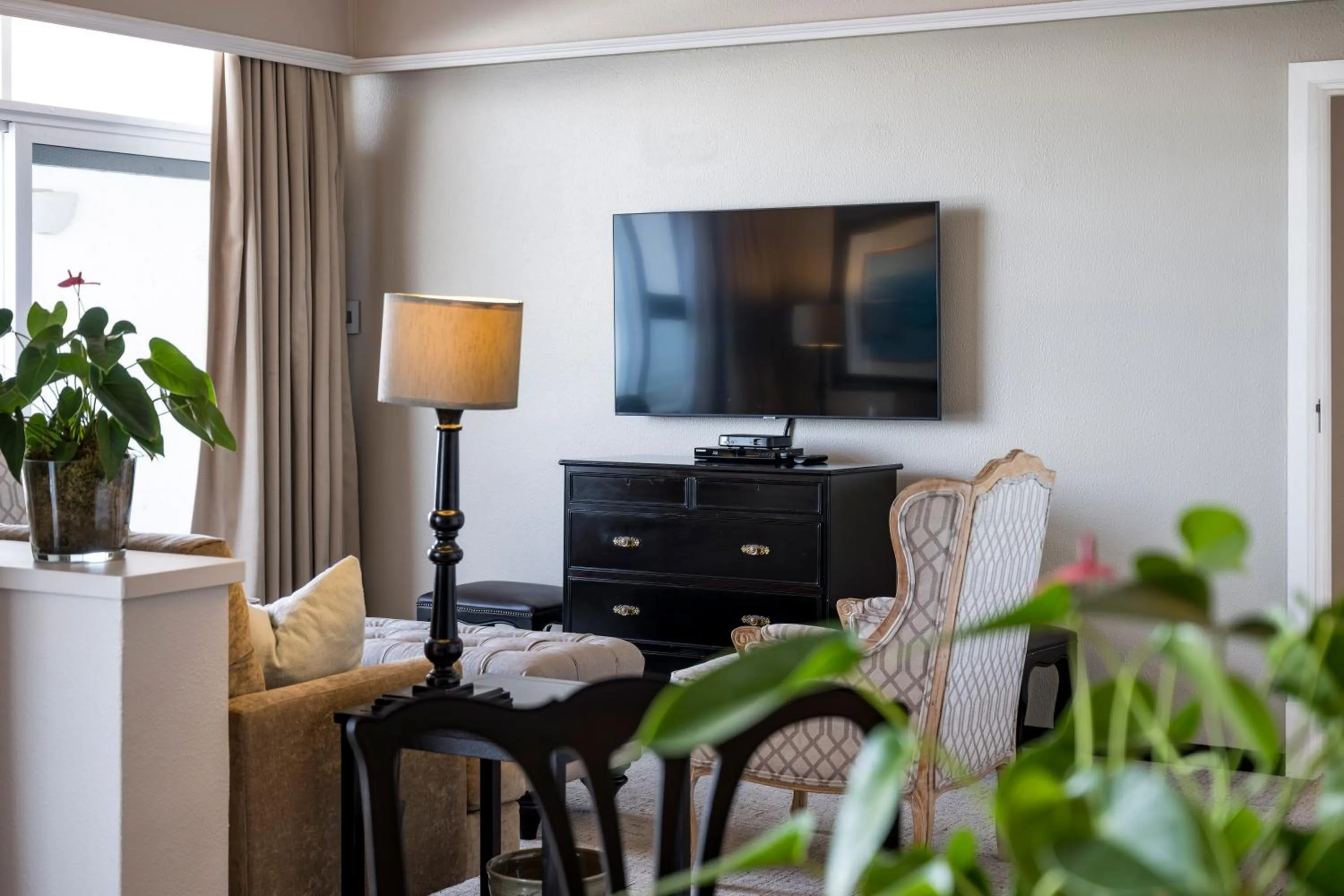 TV and multimedia in Beverly Hills