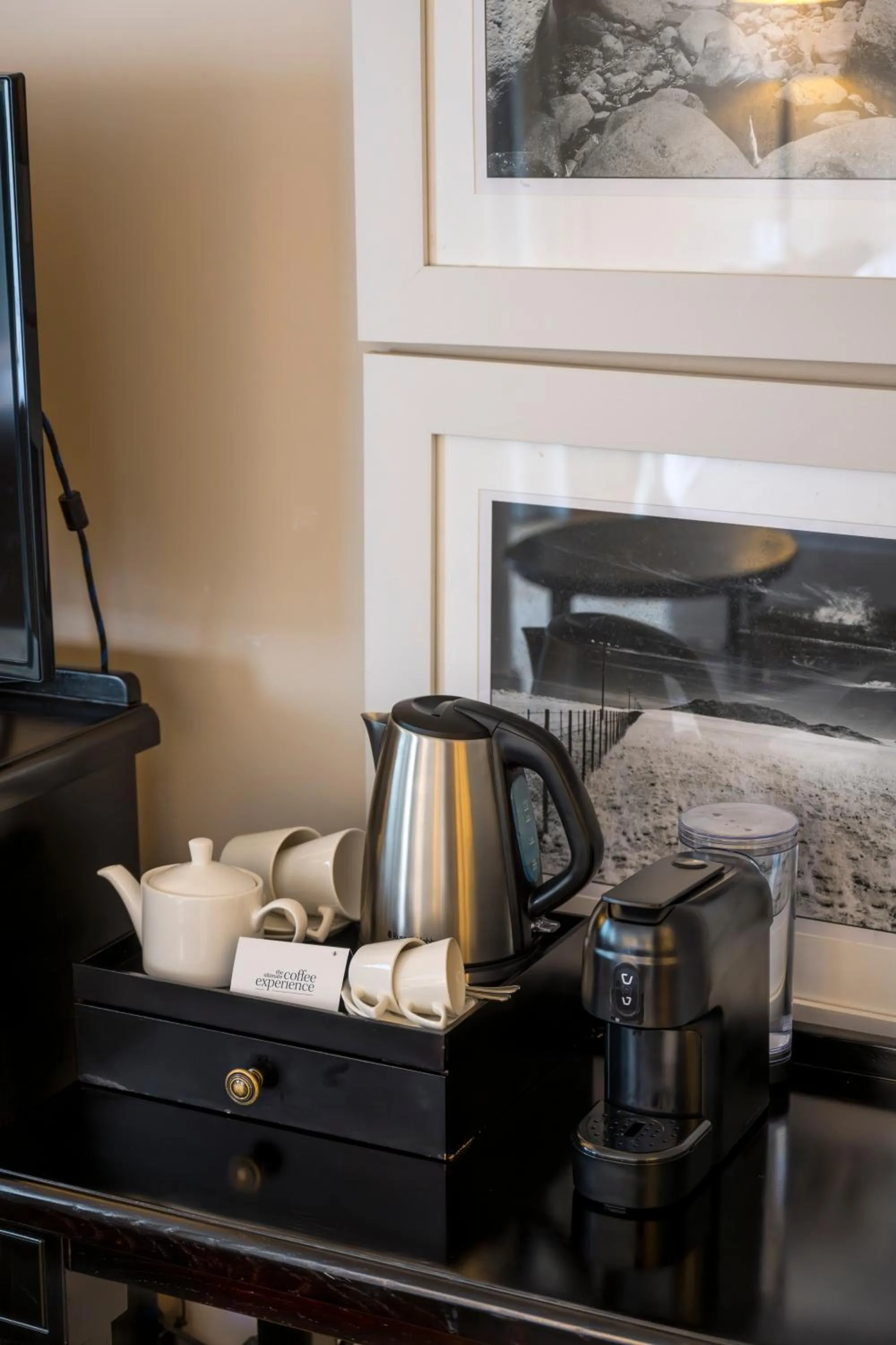 Coffee/tea facilities in Beverly Hills