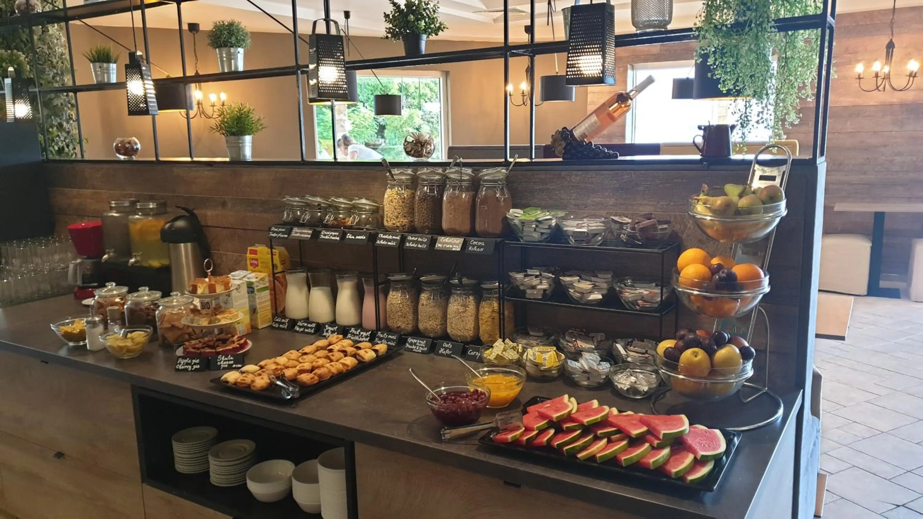 Food and drinks in Hotel Plaza