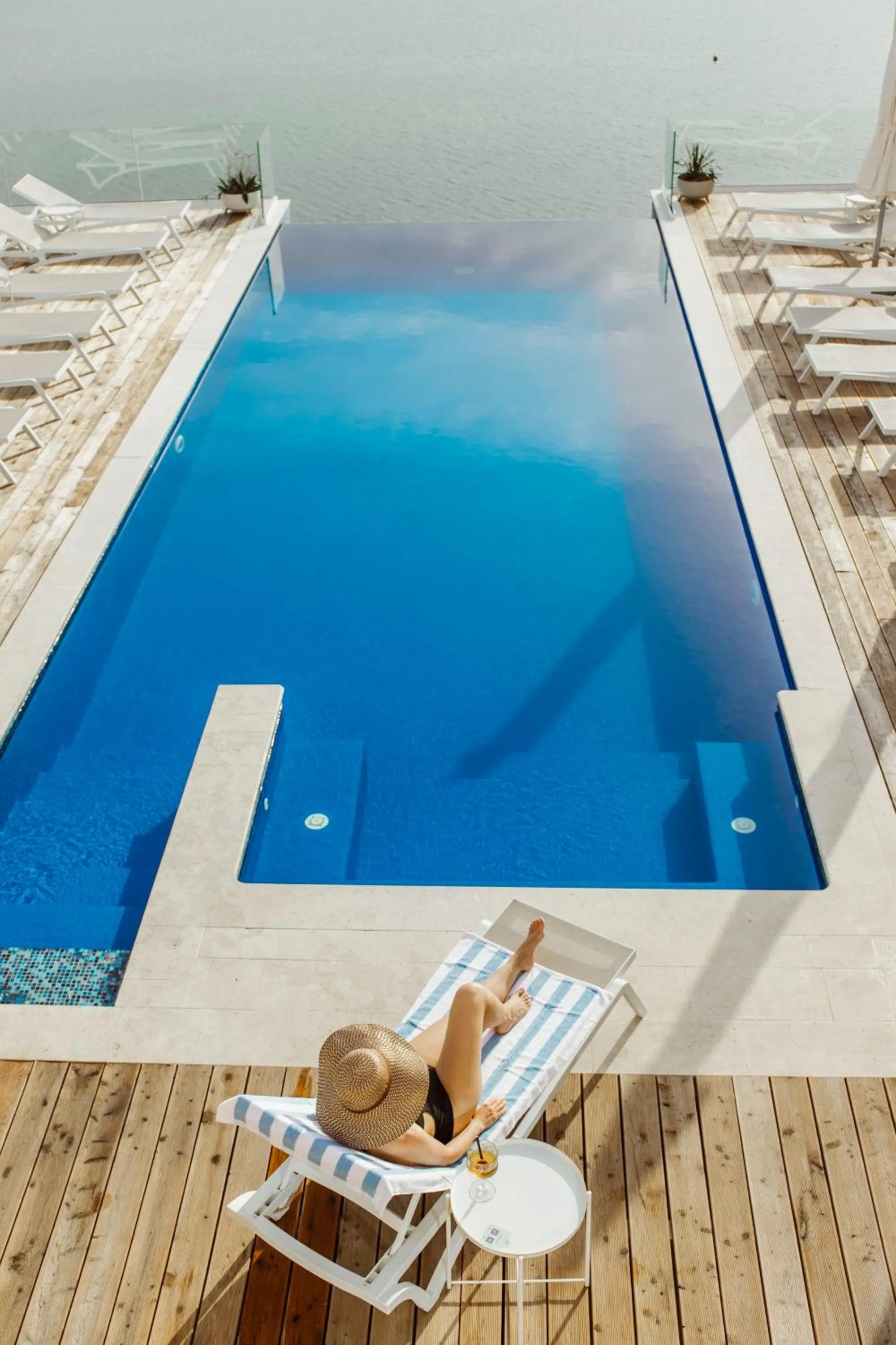 Pool view in Hotel Plaza