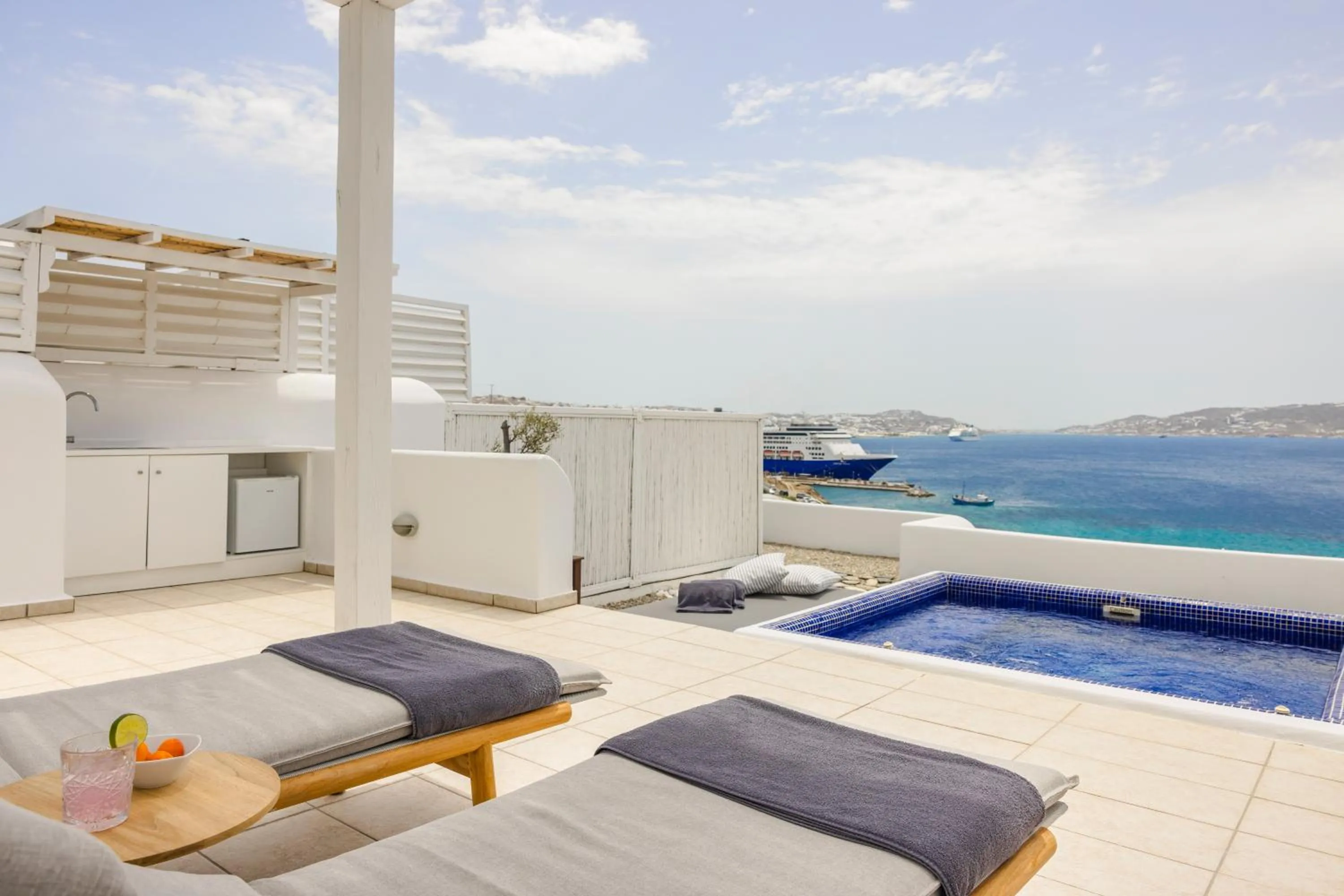 Swimming pool in Grace Mykonos