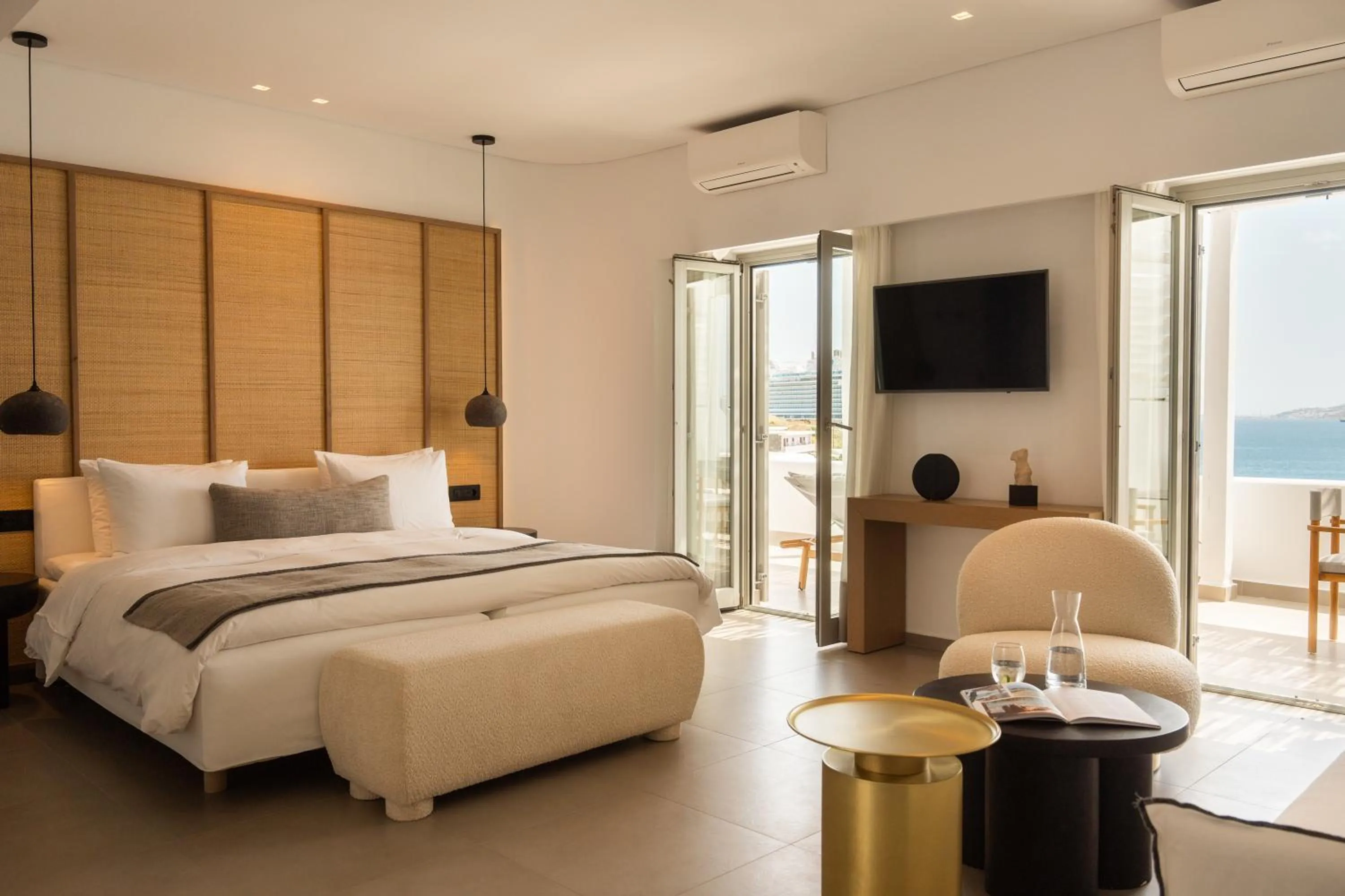 Bedroom, Bed in Grace Mykonos