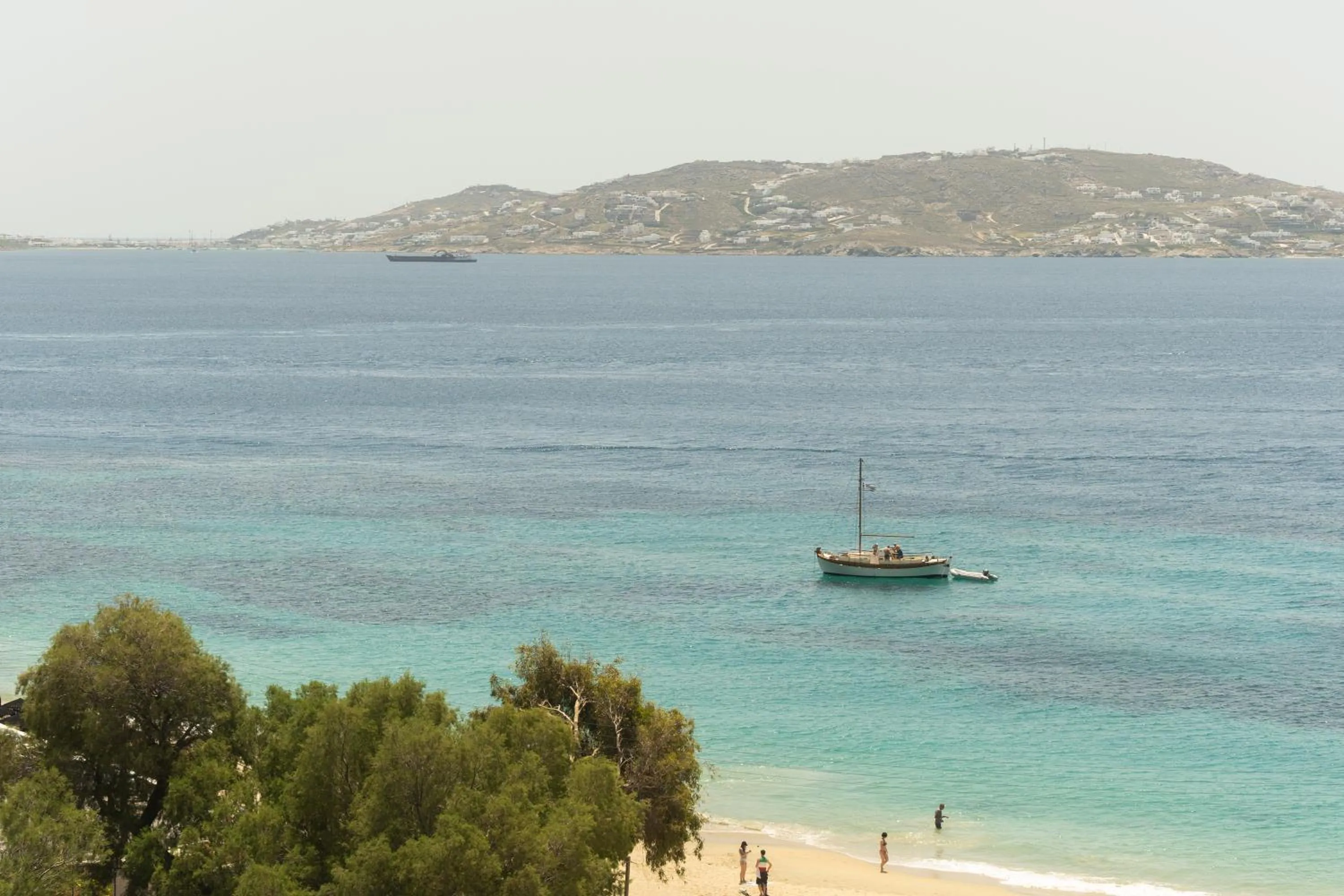 Beach in Grace Mykonos