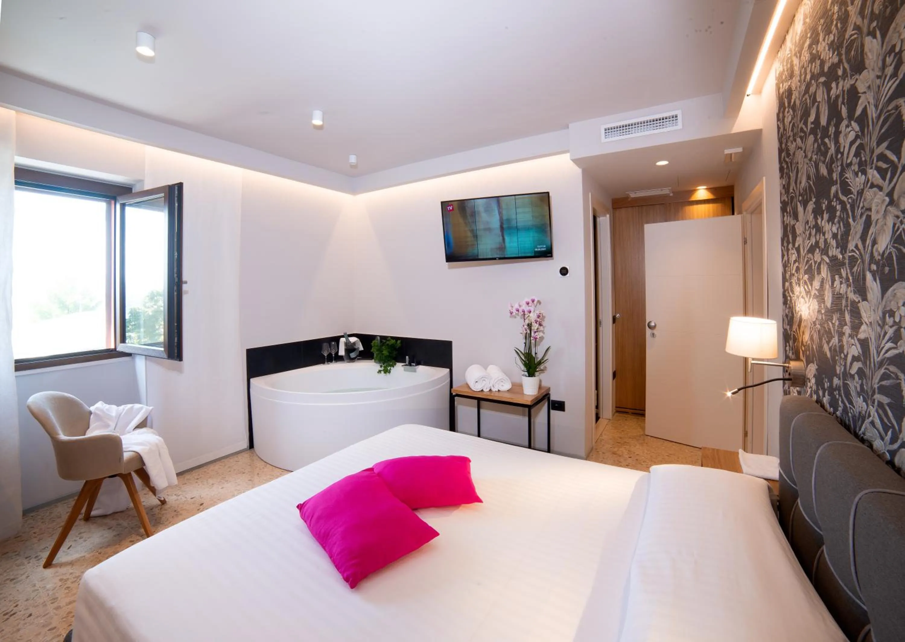 Photo of the whole room, Bed in Hotel La Palomba