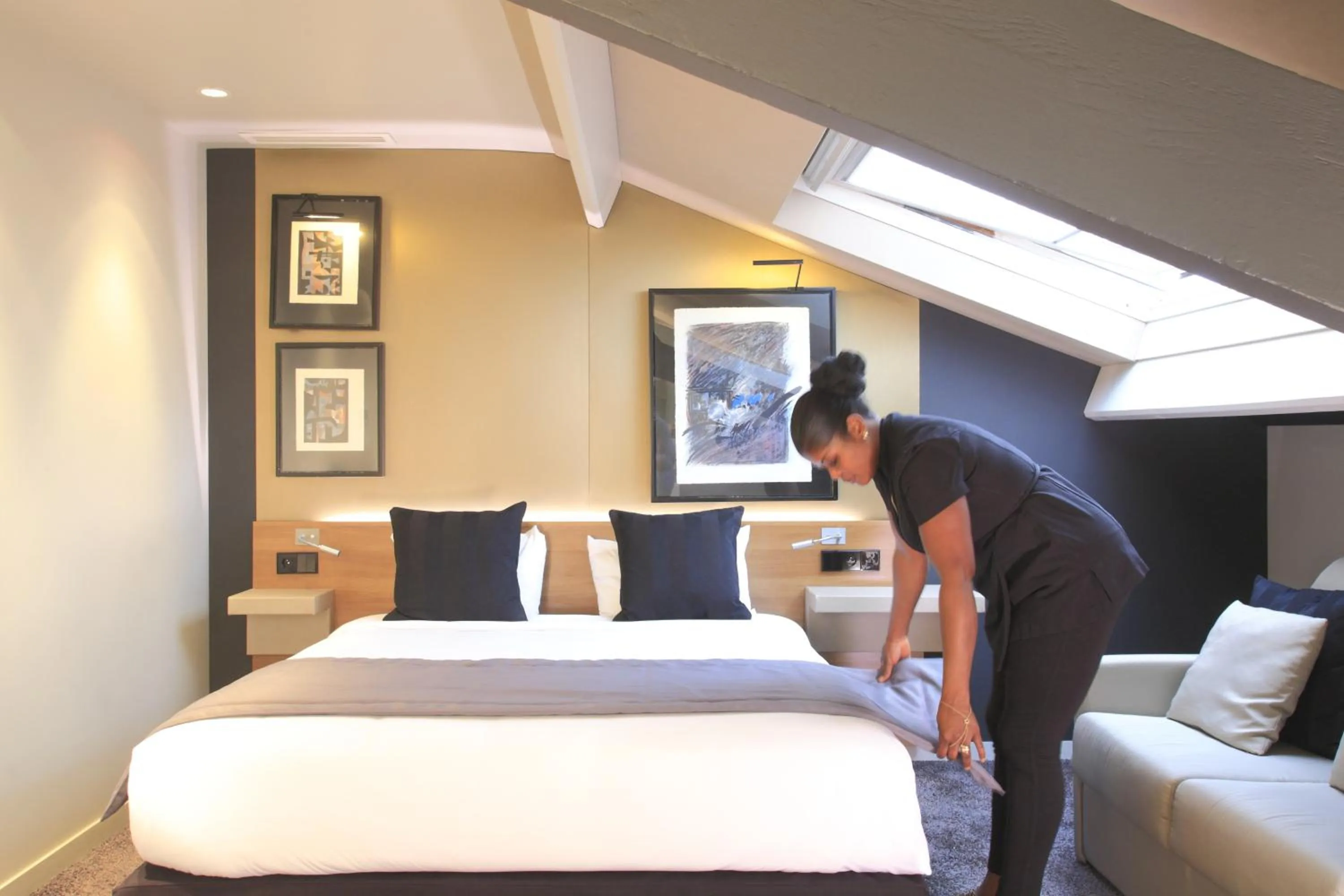 Toilet, Bed in Fred'Hotel