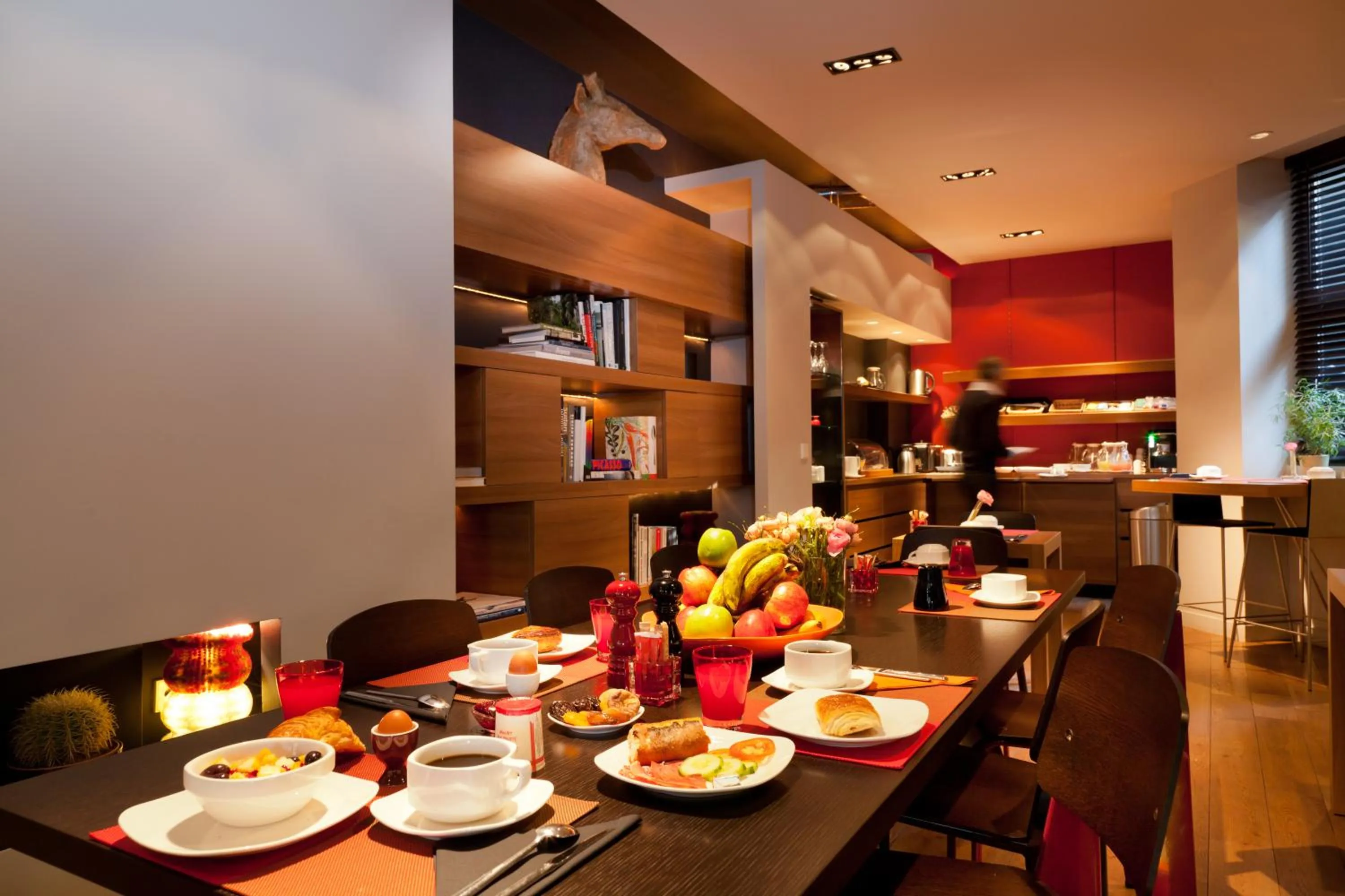 Restaurant/places to eat in Fred'Hotel