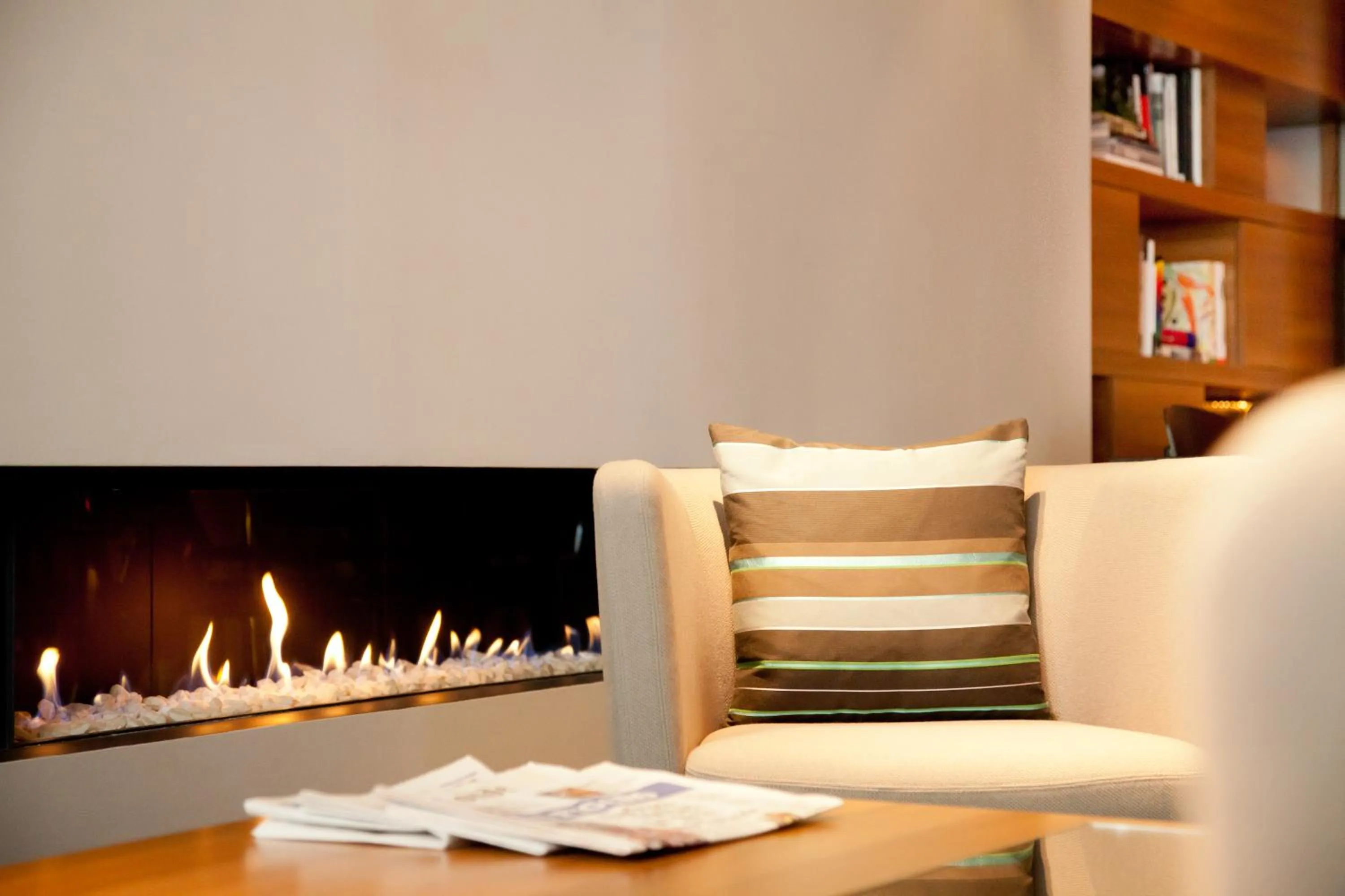 Communal lounge/ TV room in Fred'Hotel