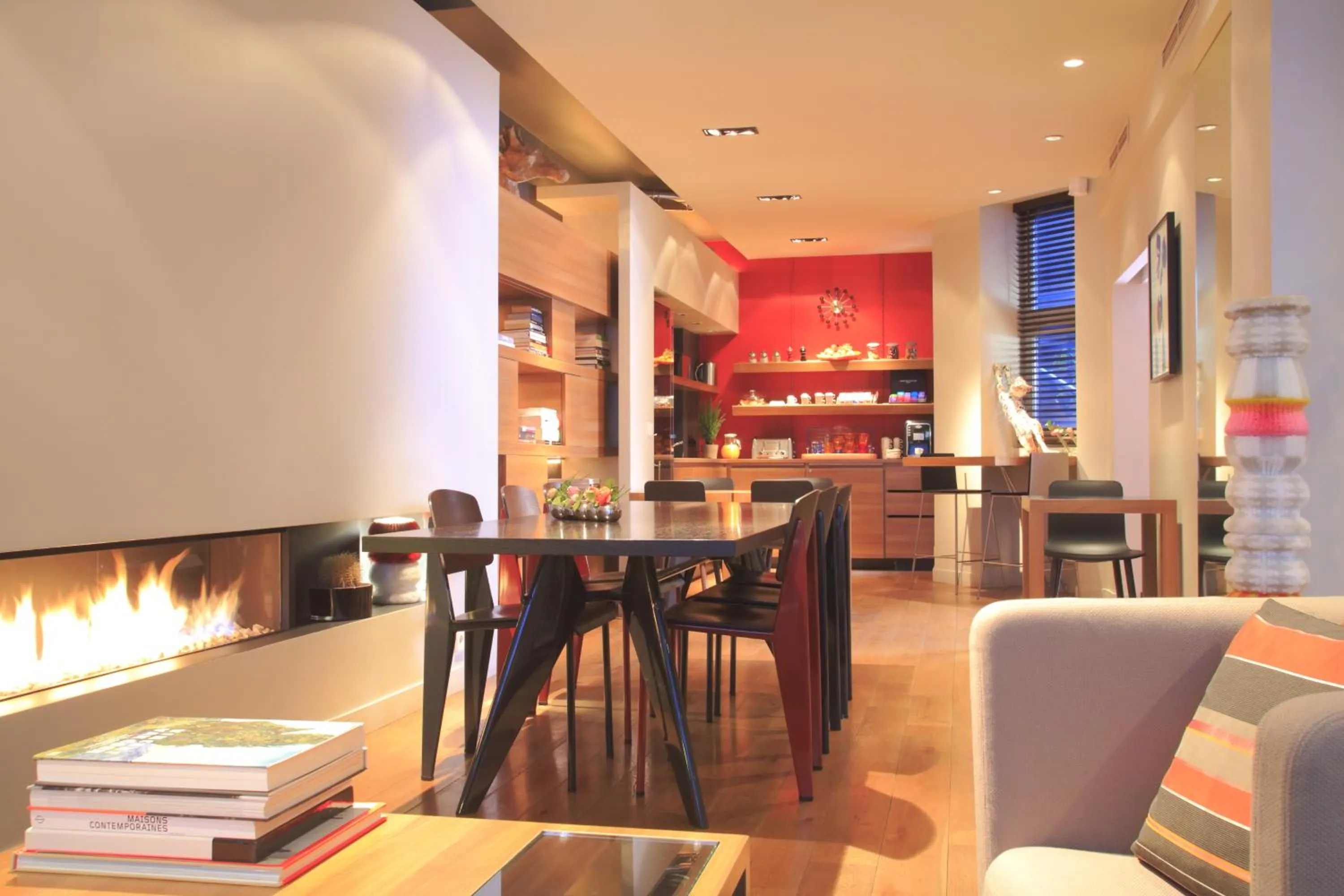 Restaurant/places to eat in Fred'Hotel