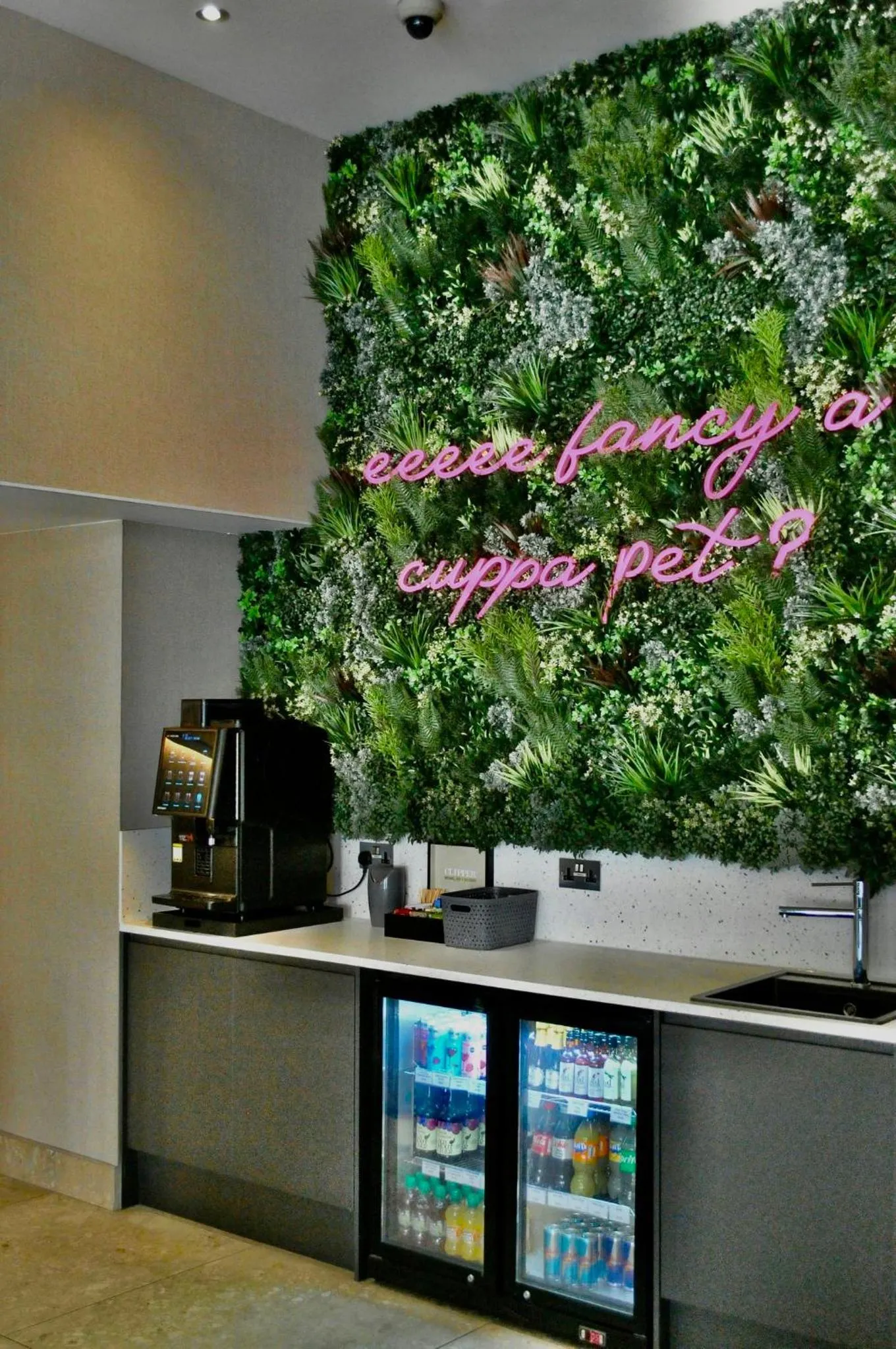 Lounge or bar in Sandman Signature Newcastle Hotel