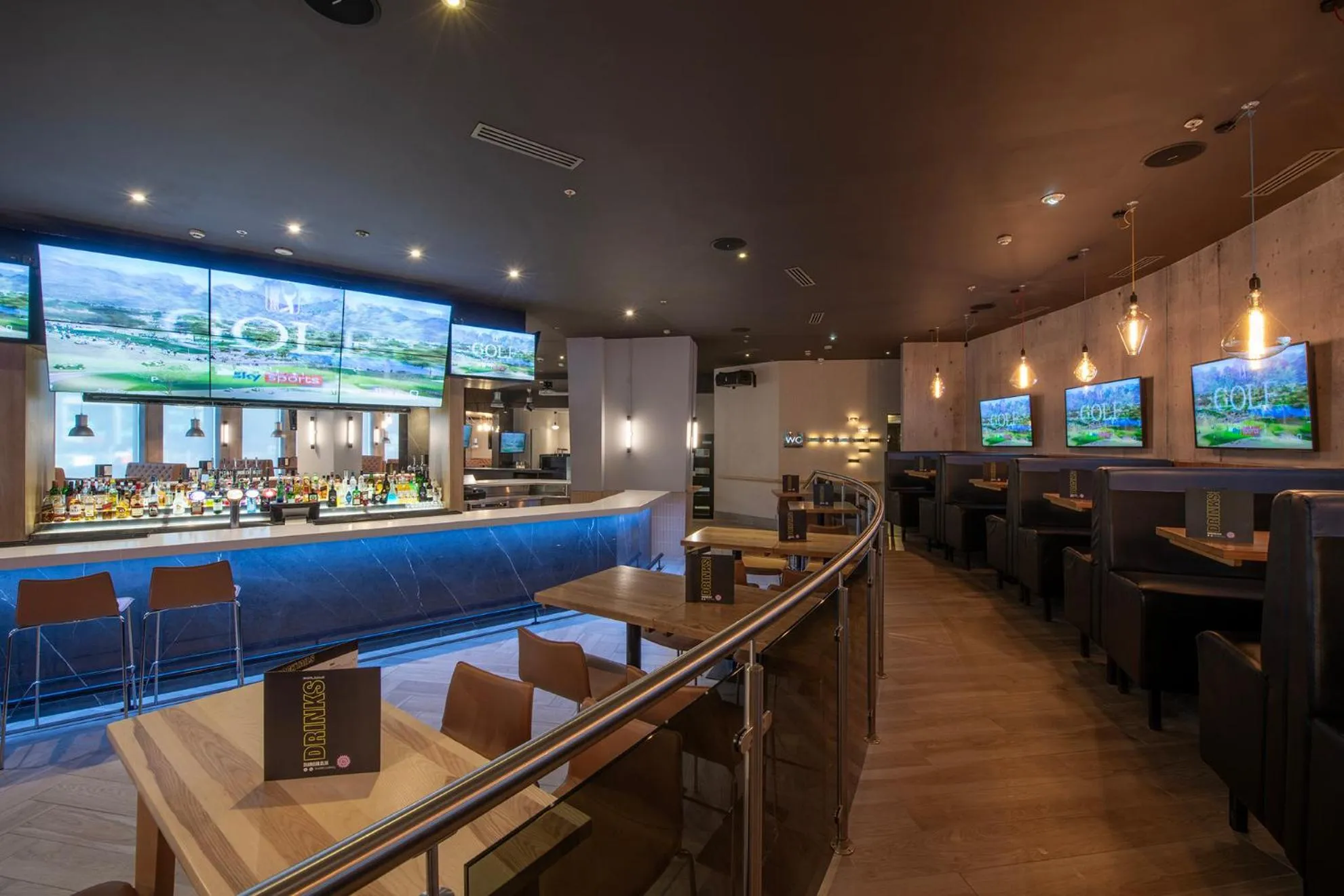 Restaurant/places to eat in Sandman Signature Newcastle Hotel