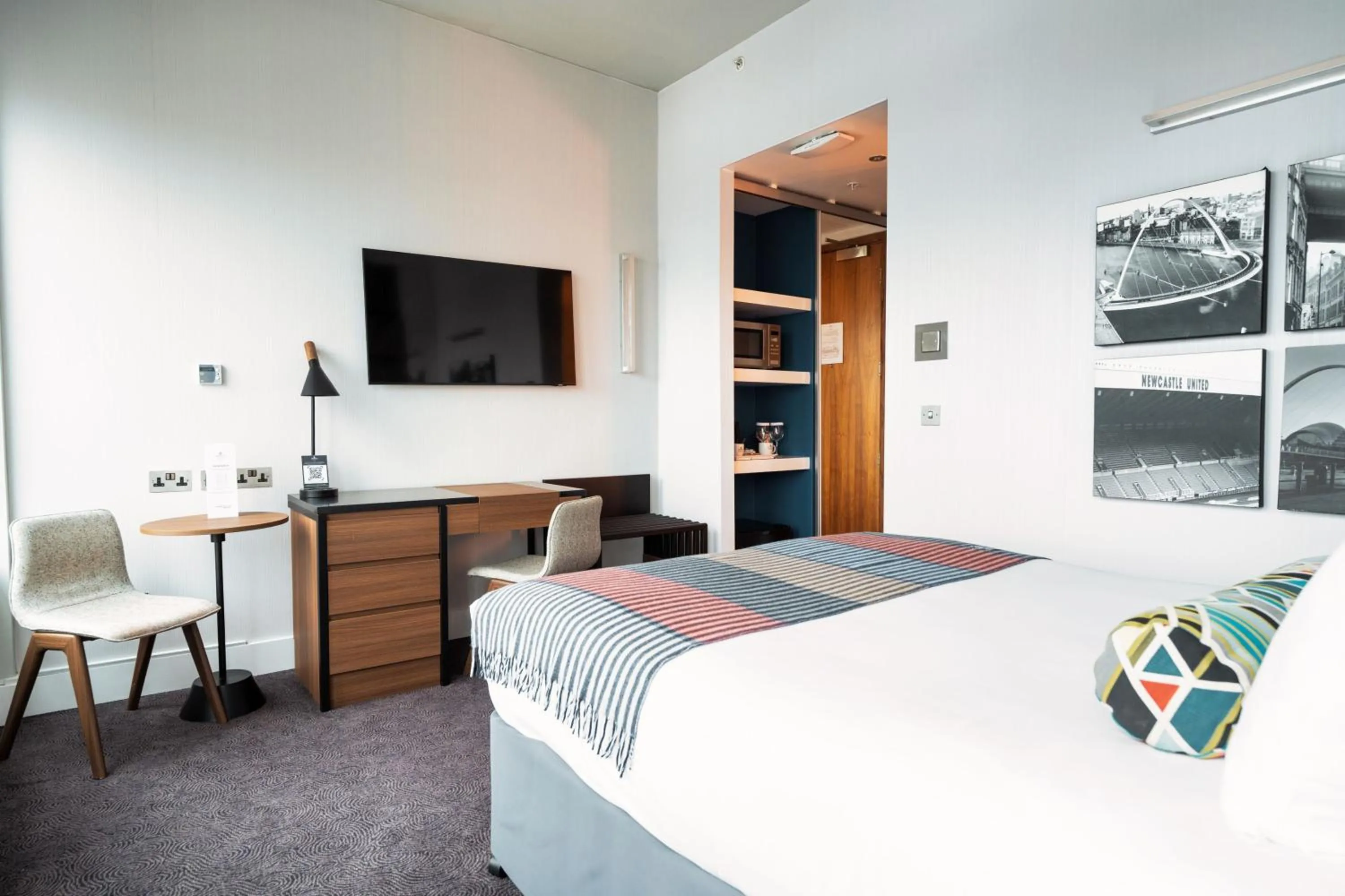 Bedroom, Bed in Sandman Signature Newcastle Hotel