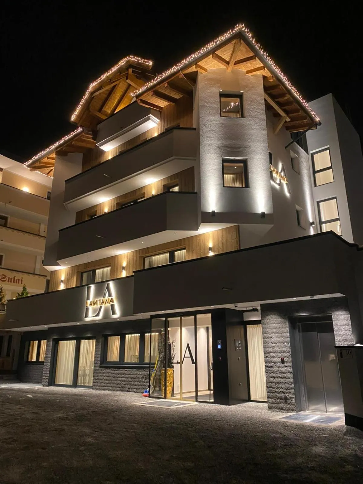 Property building in Hotel Lamtana