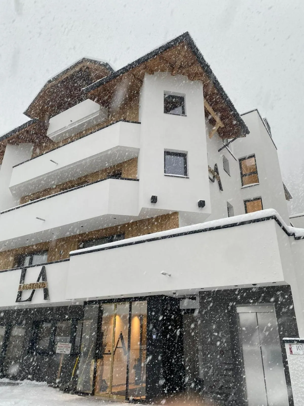 Property building in Hotel Lamtana