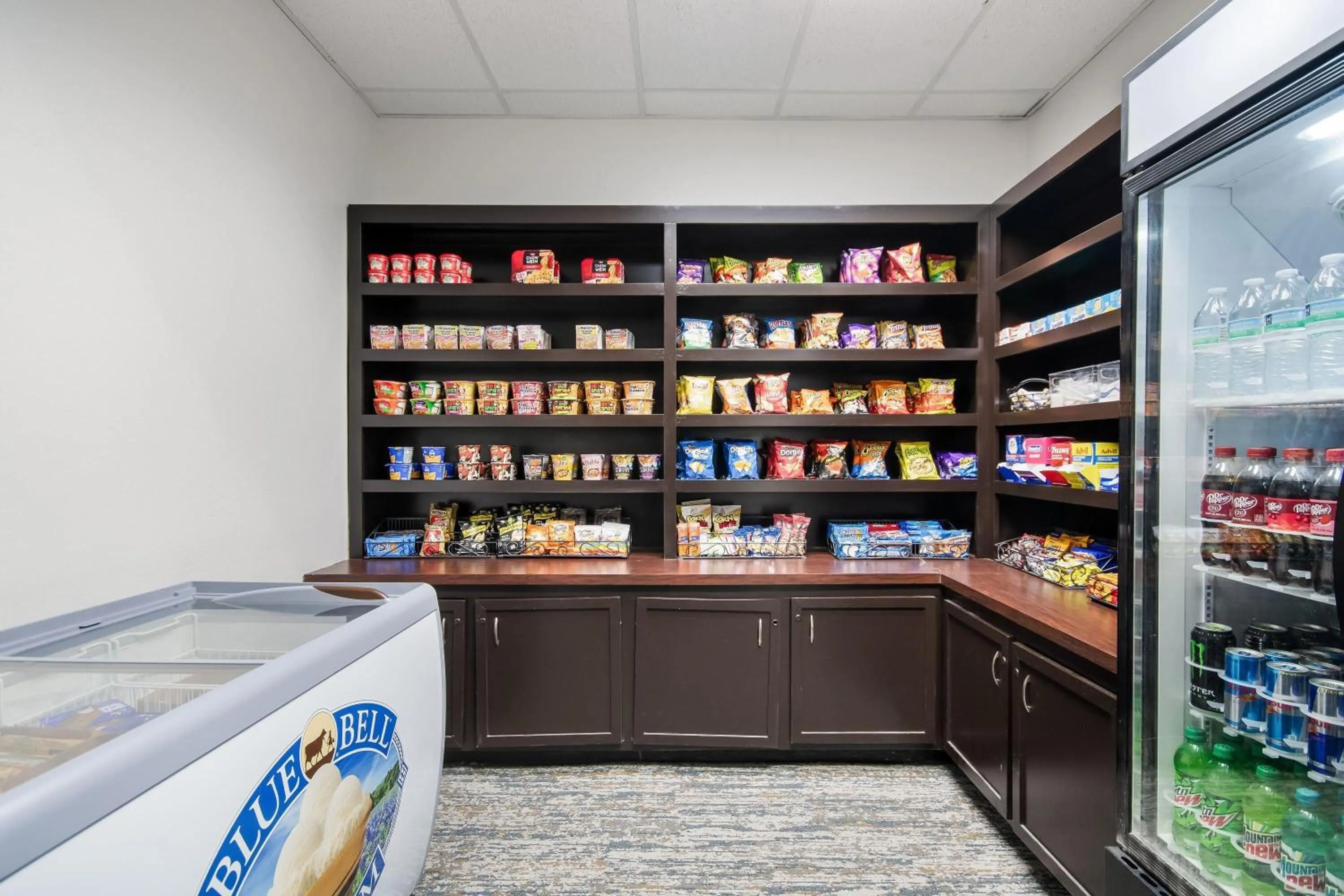 Food and drinks in Hawthorn Suites by Wyndham Lubbock