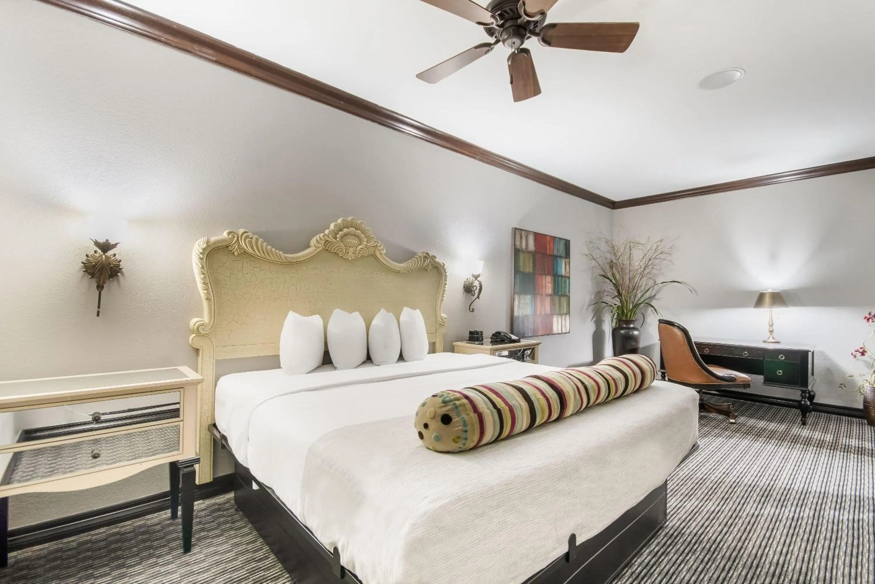 Photo of the whole room, Bed in Hawthorn Suites by Wyndham Lubbock