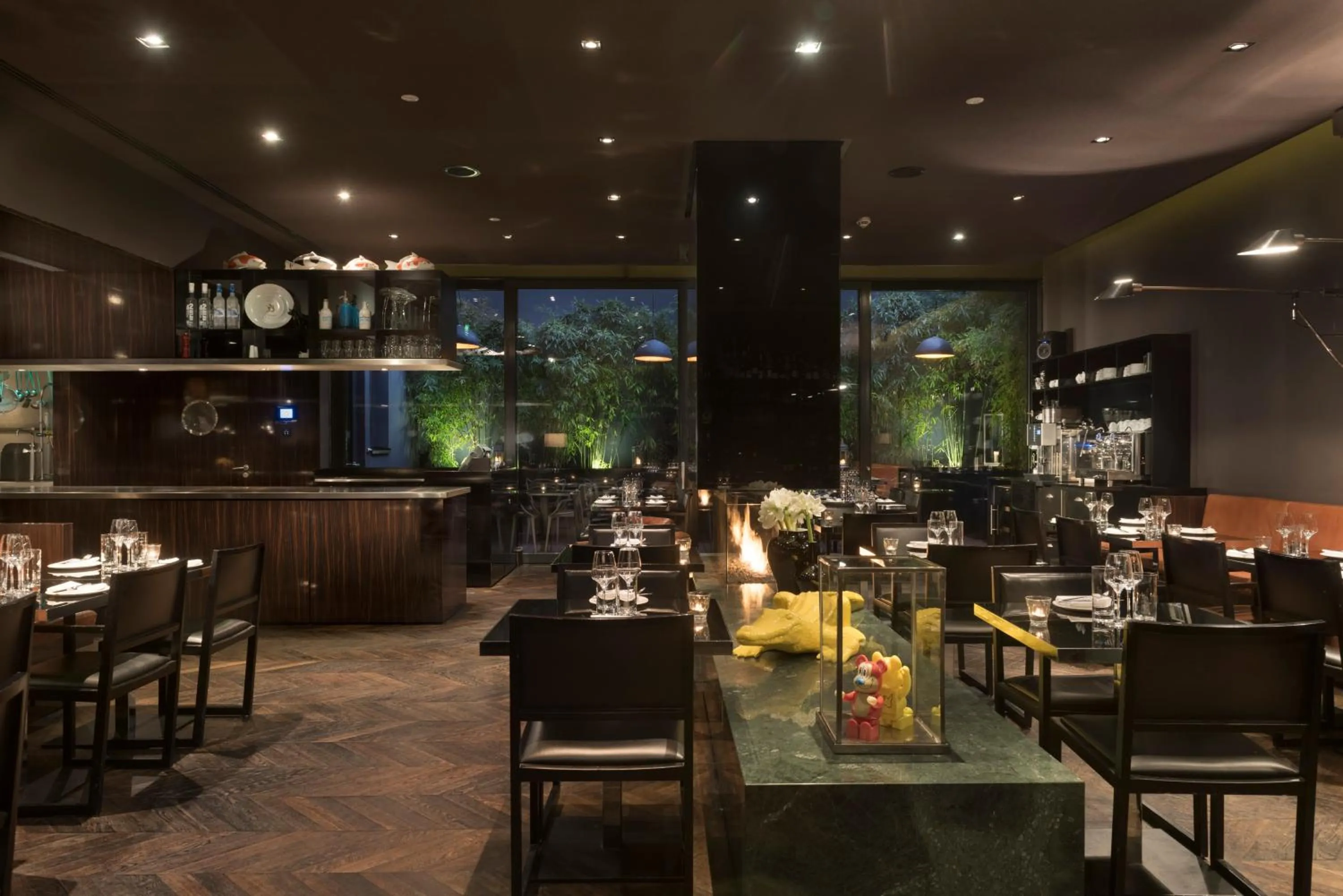 Restaurant/places to eat in Hotel MANI by AMANO