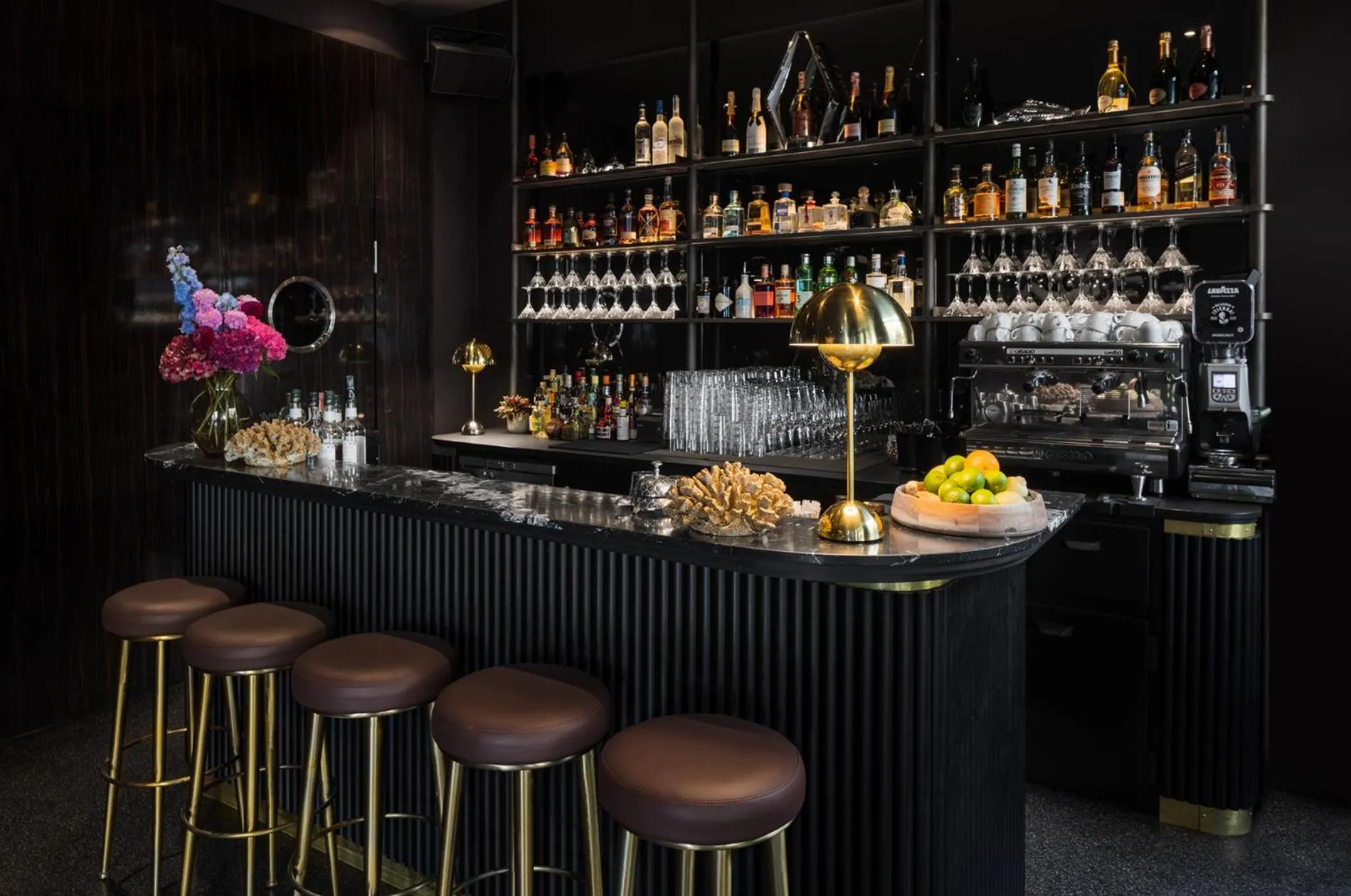 Lounge or bar in Hotel MANI by AMANO