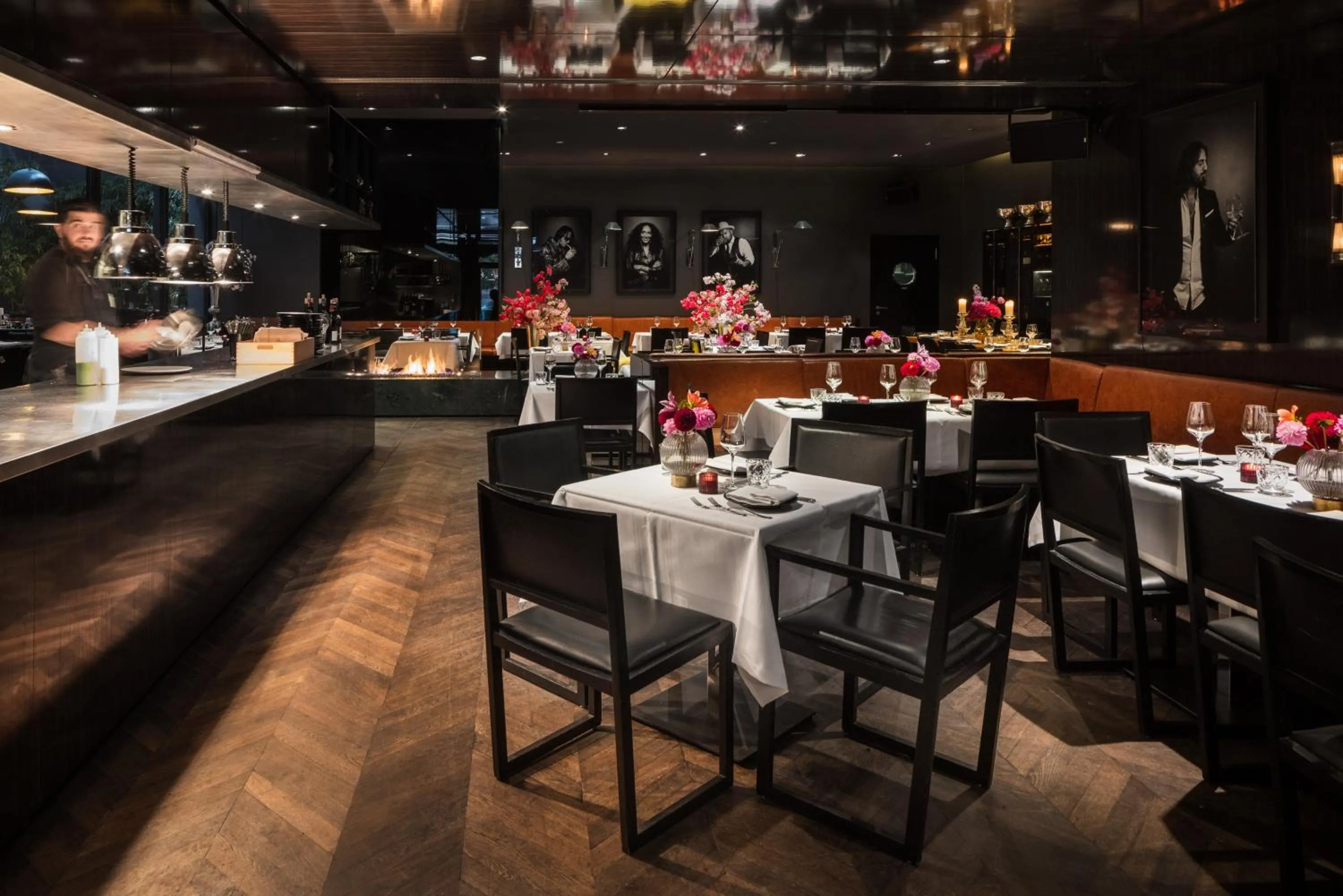 Restaurant/places to eat in Hotel MANI by AMANO