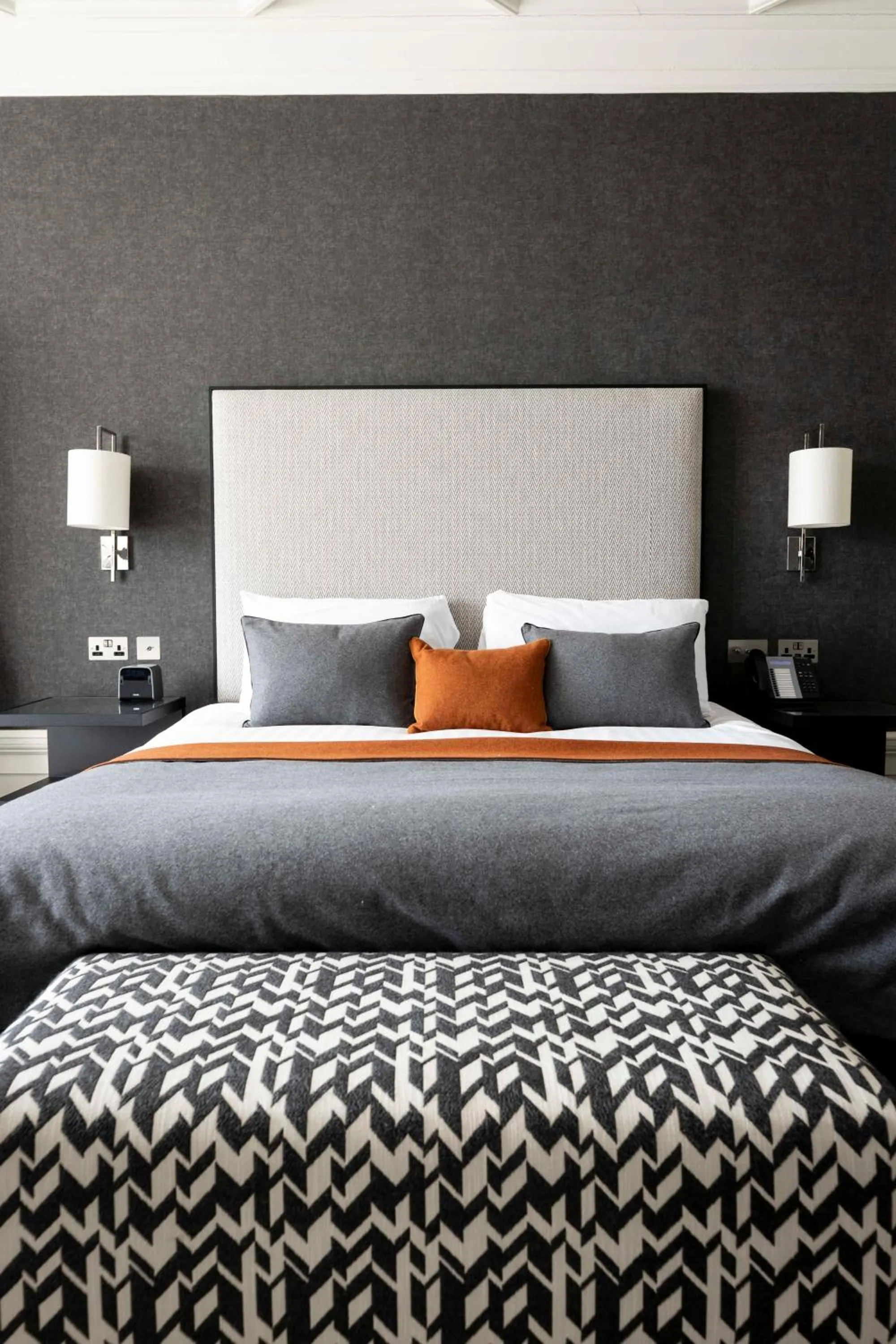 Coffee/tea facilities, Bed in The Chester Hotel