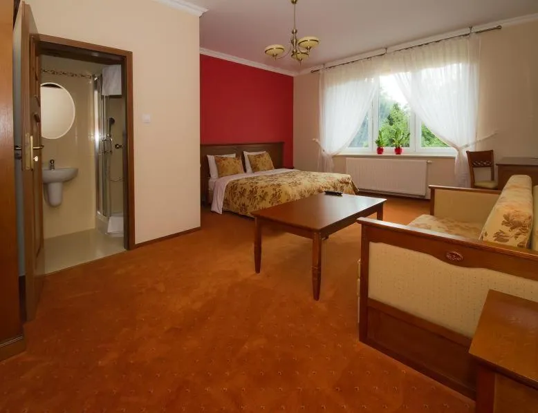 Photo of the whole room in Willa Halina