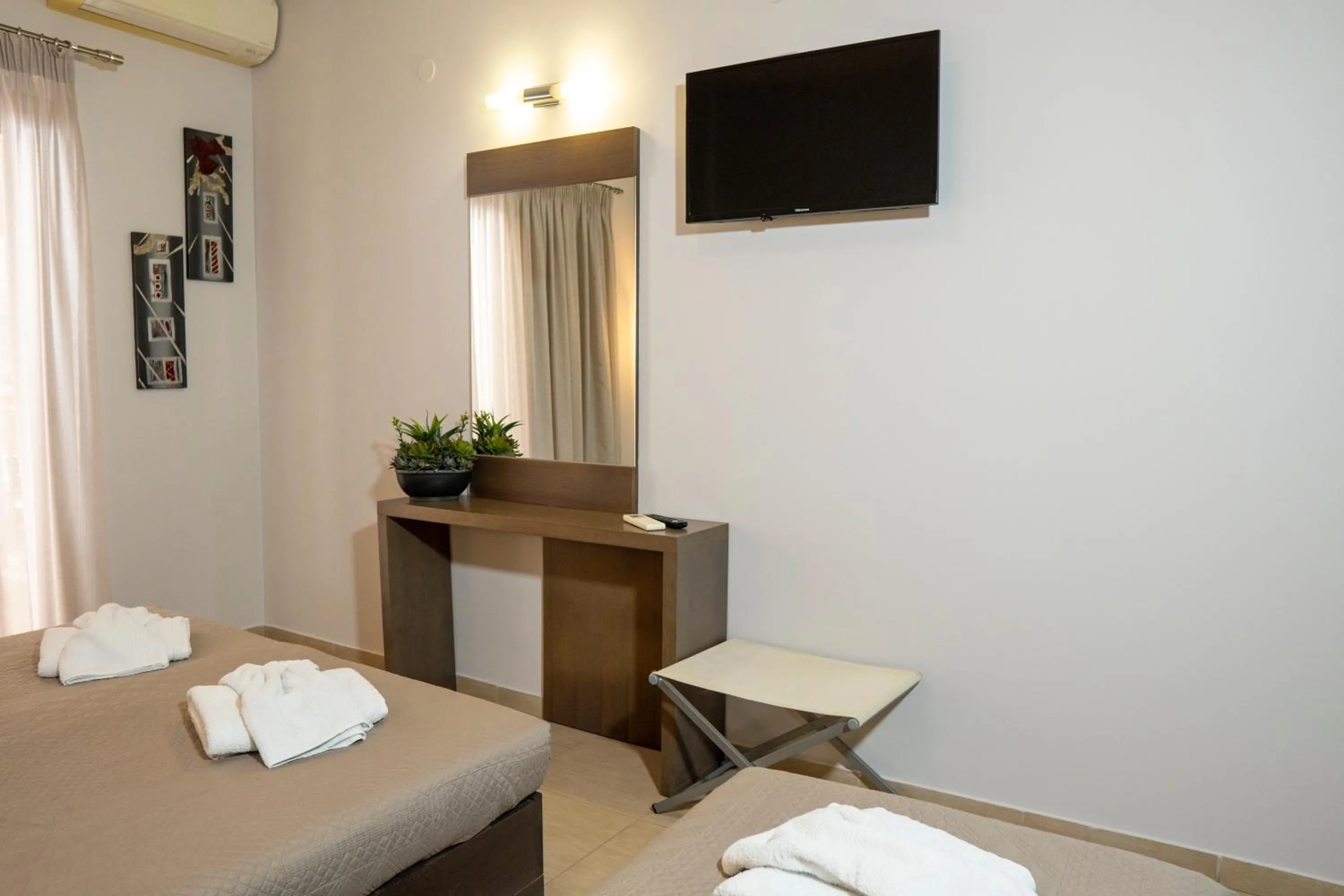 Bed in Hotel Epavlis Eleftheriadi