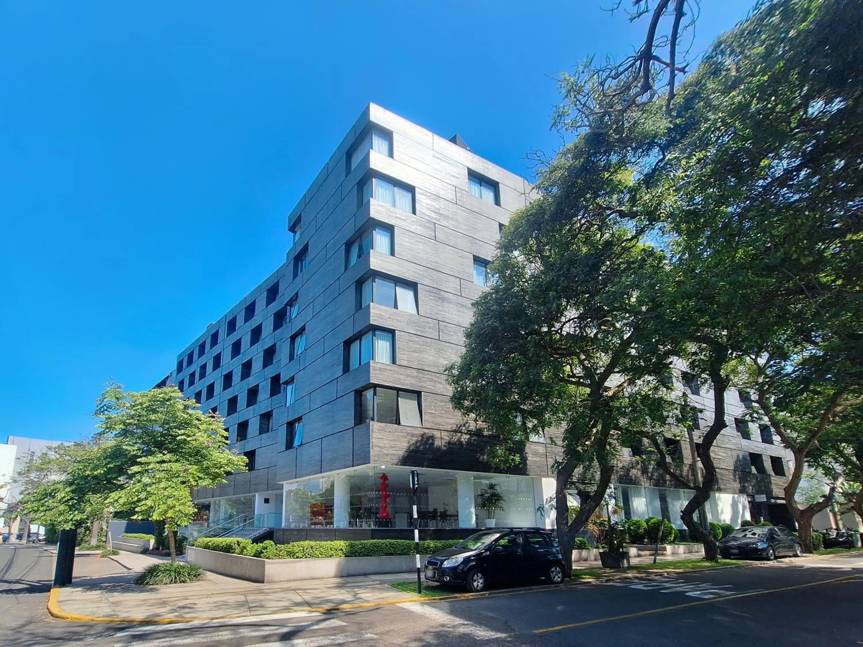 Property building in NM Lima Hotel