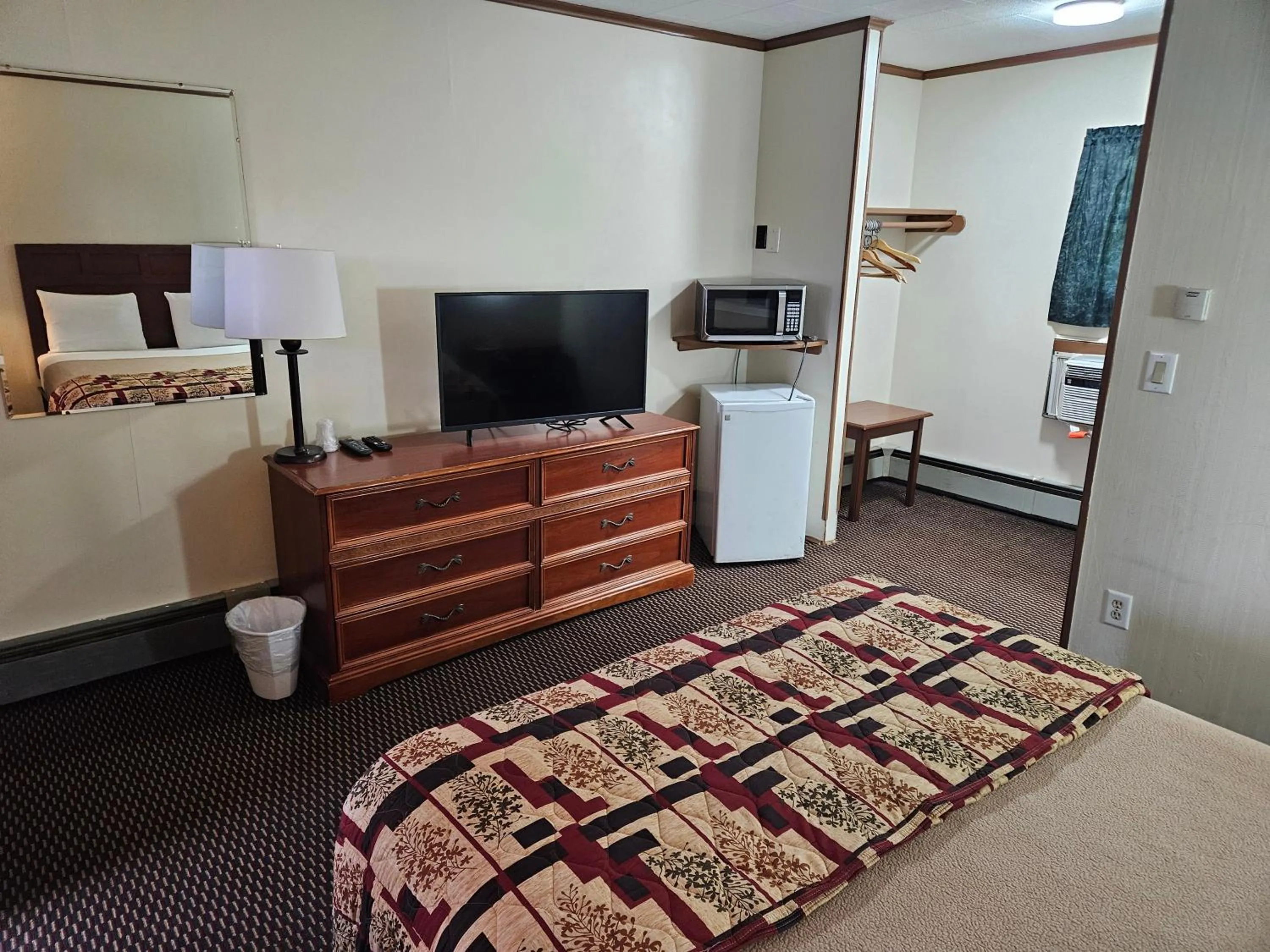 Bed in Alpenhaus Motel