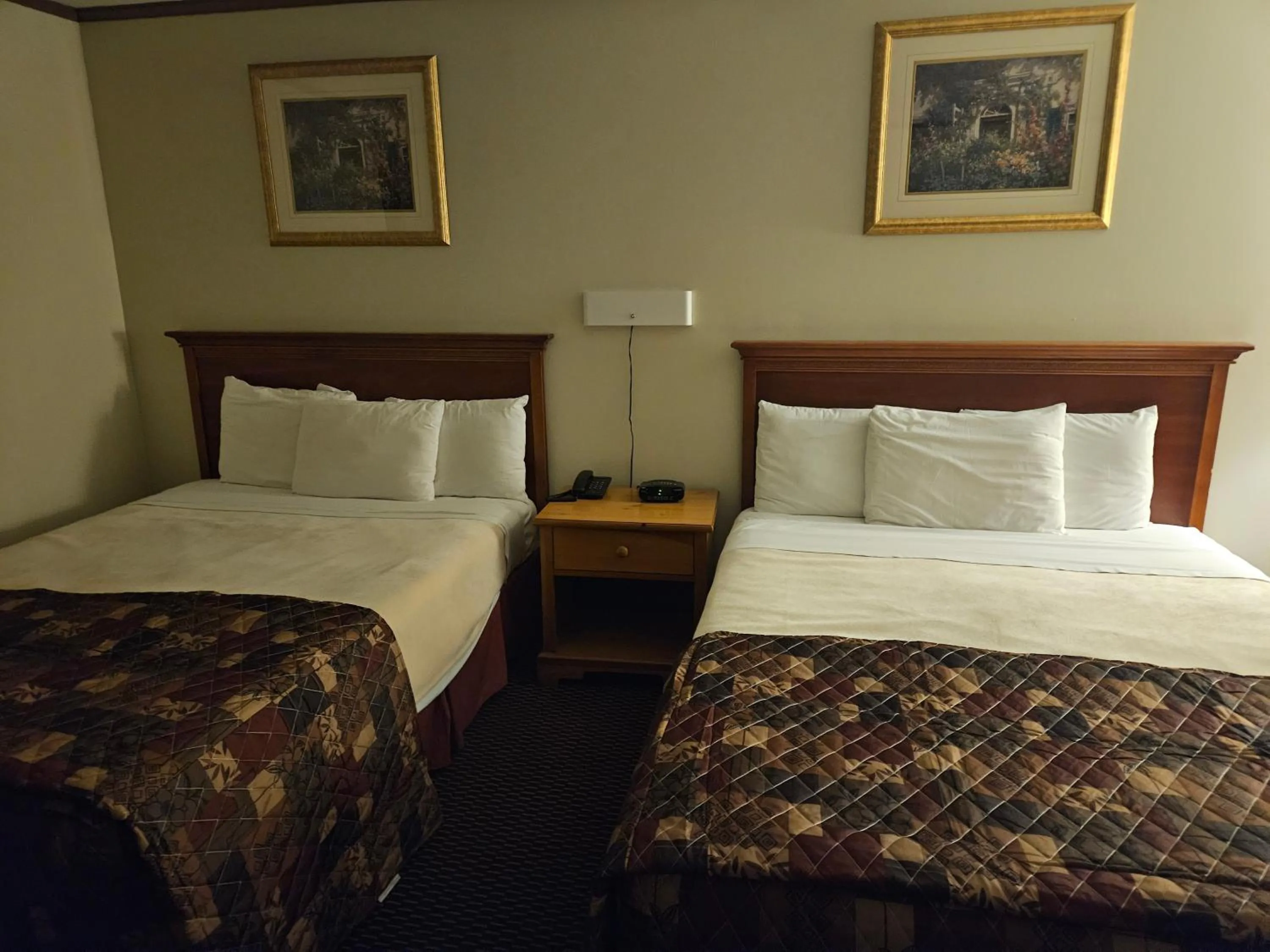 Bedroom, Bed in Alpenhaus Motel